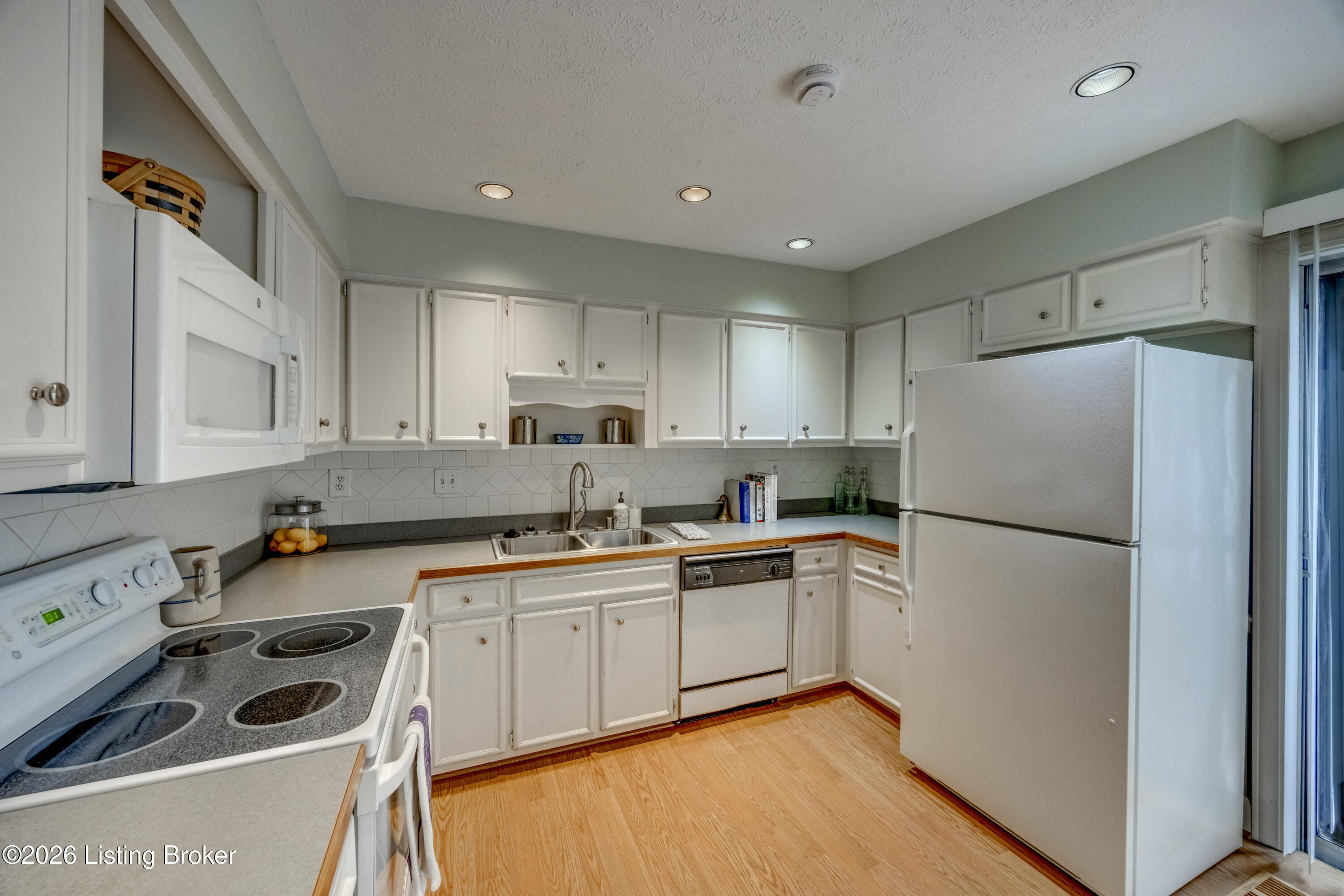 209 Fairfax Ave Apt 1 Property Photo 19