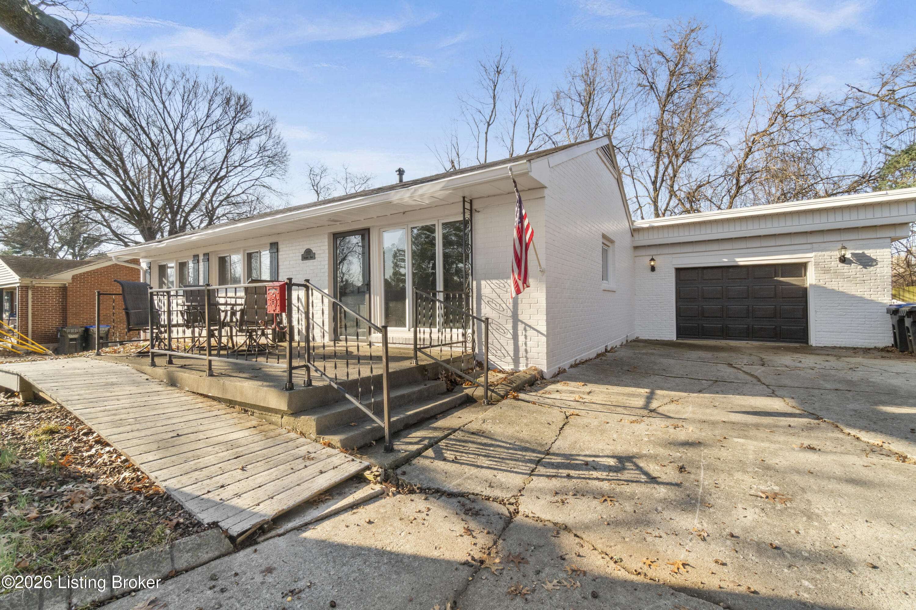 3318 Belmont Rd Property Photo 1