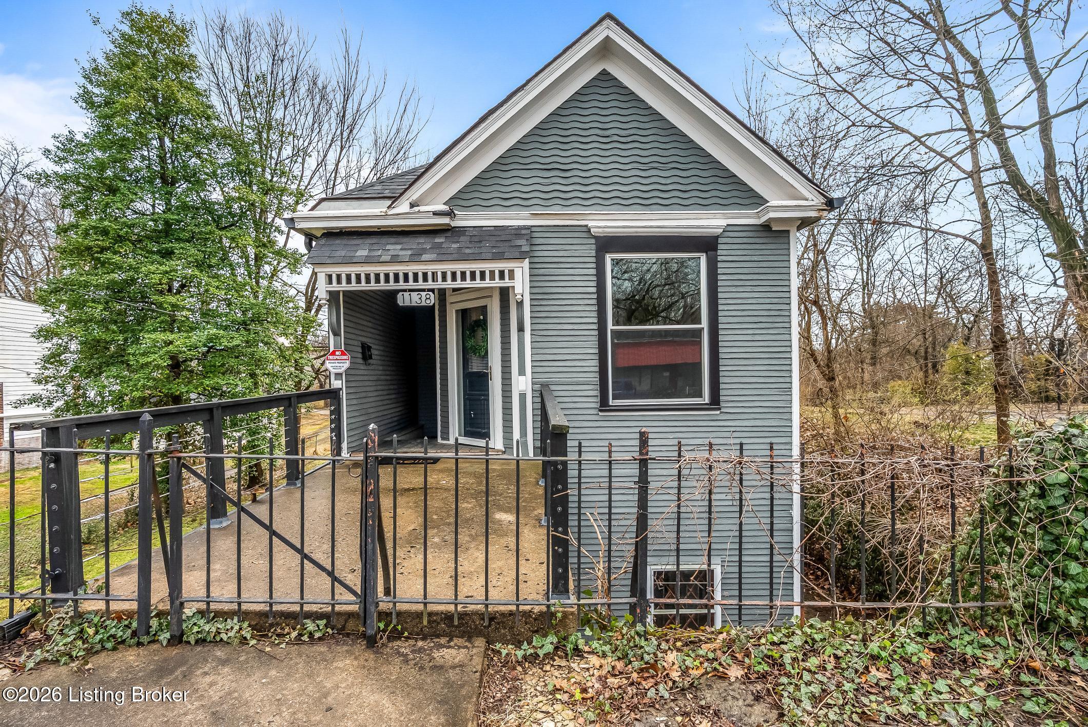 1138 E Kentucky St Property Photo 1
