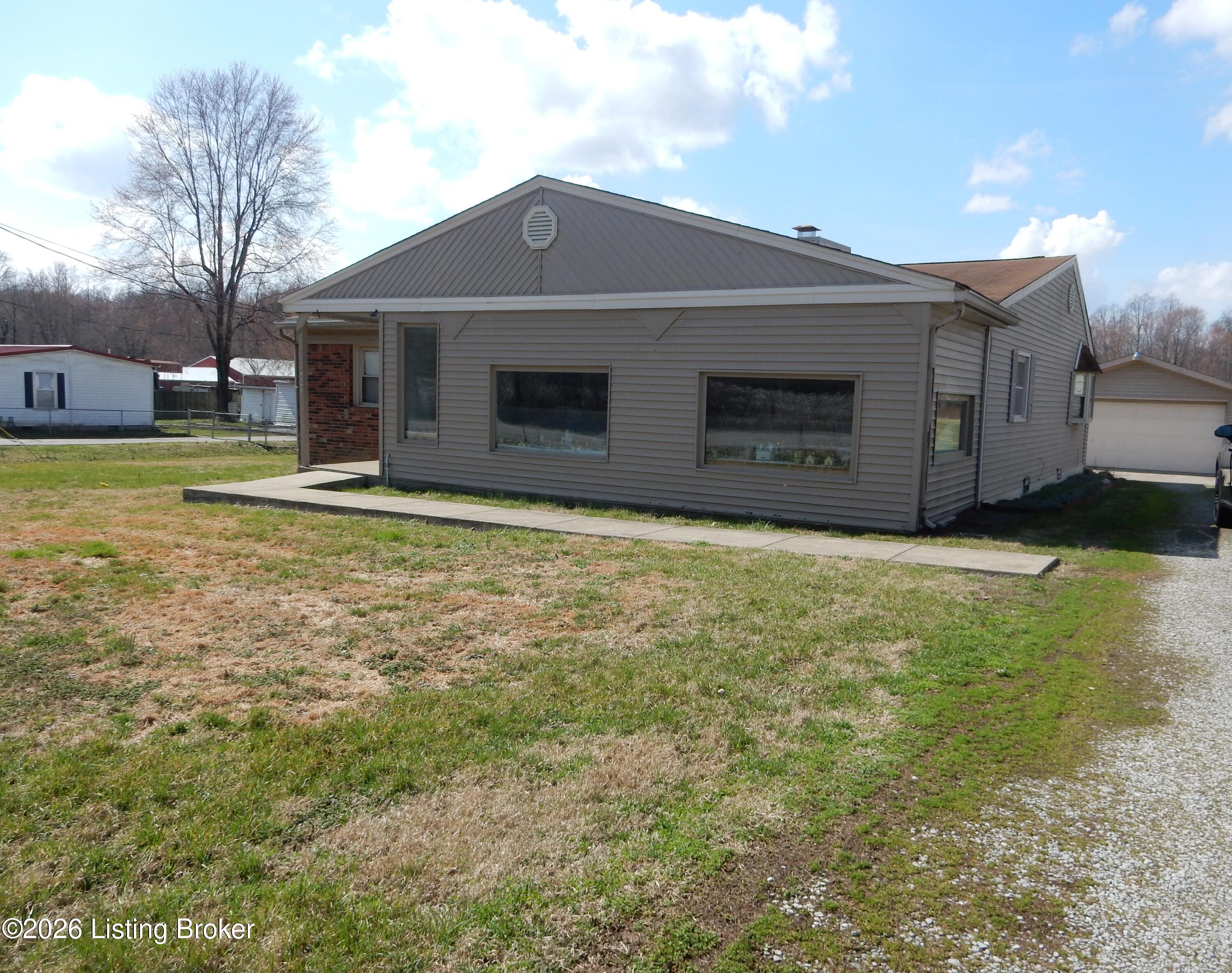 9502 Farmers Ln Property Photo 1