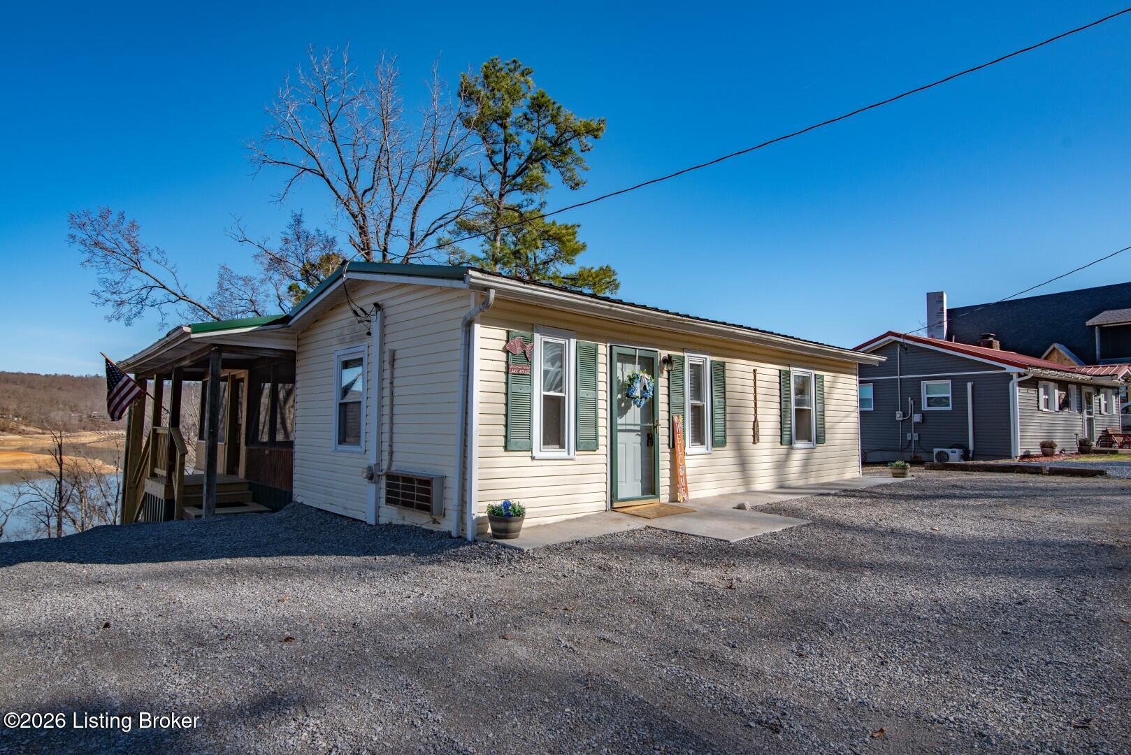 1588 Robbin Ln Property Photo 7