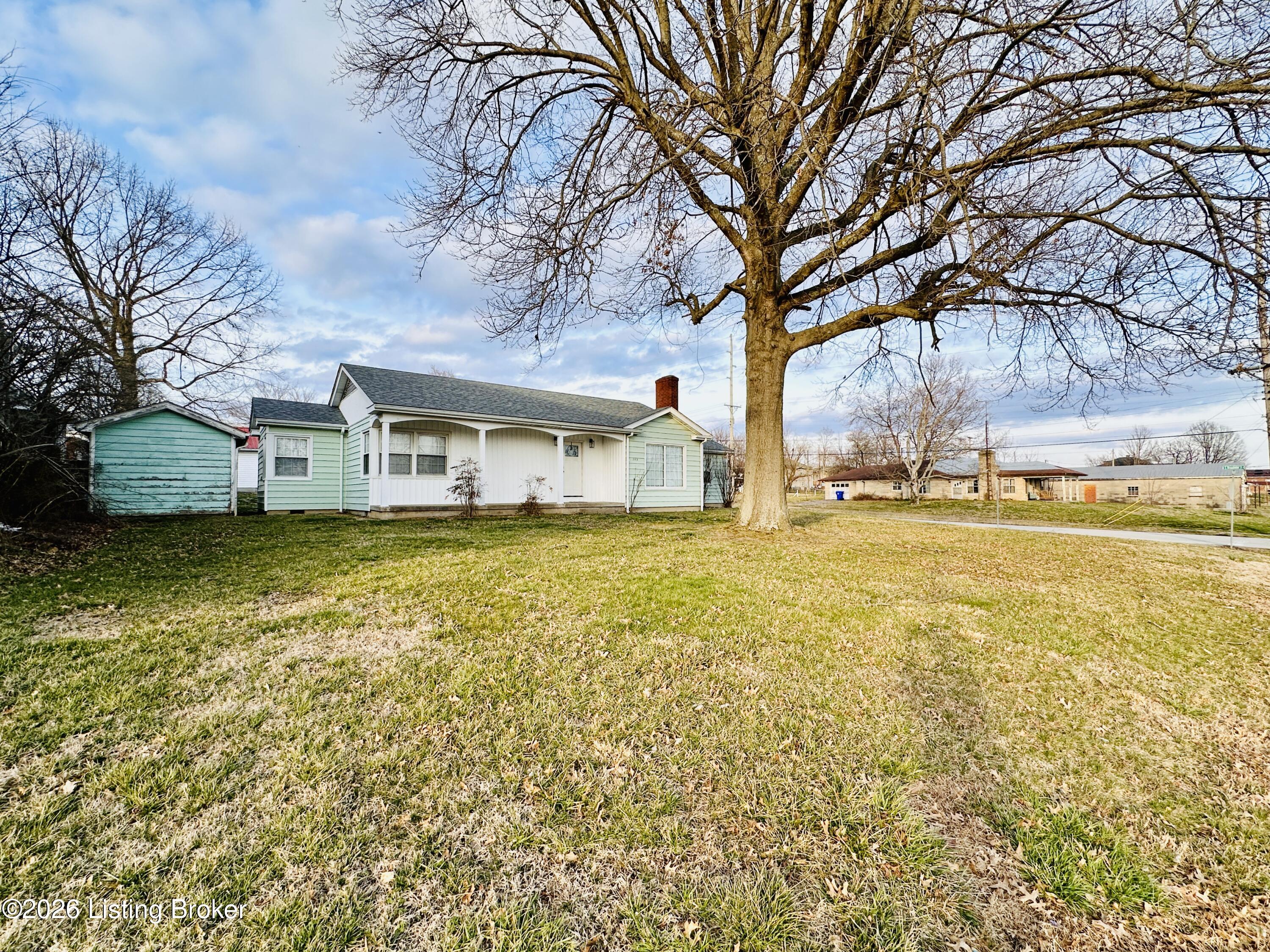 303 W Market St Property Photo 5