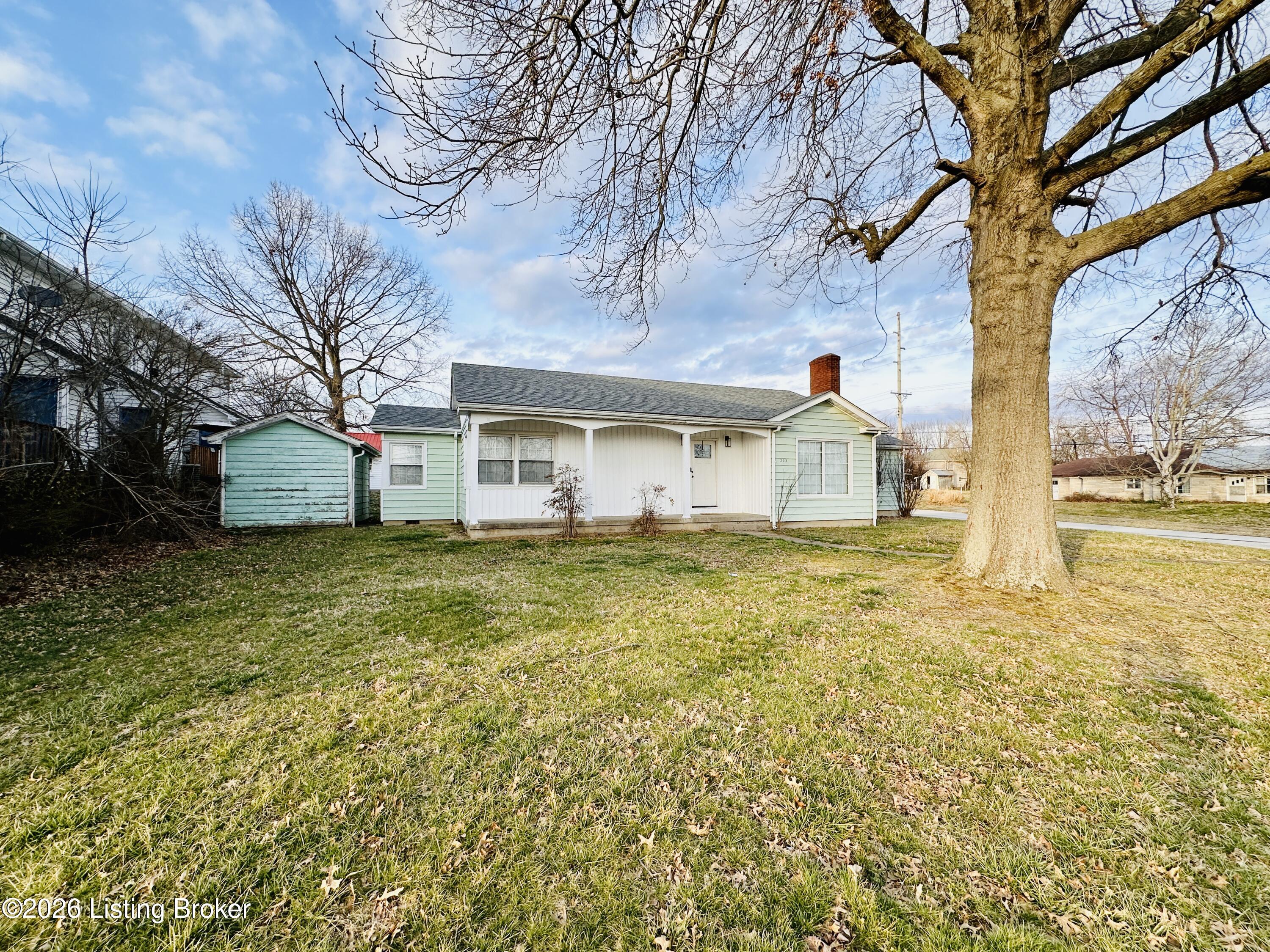 303 W Market St Property Photo 6