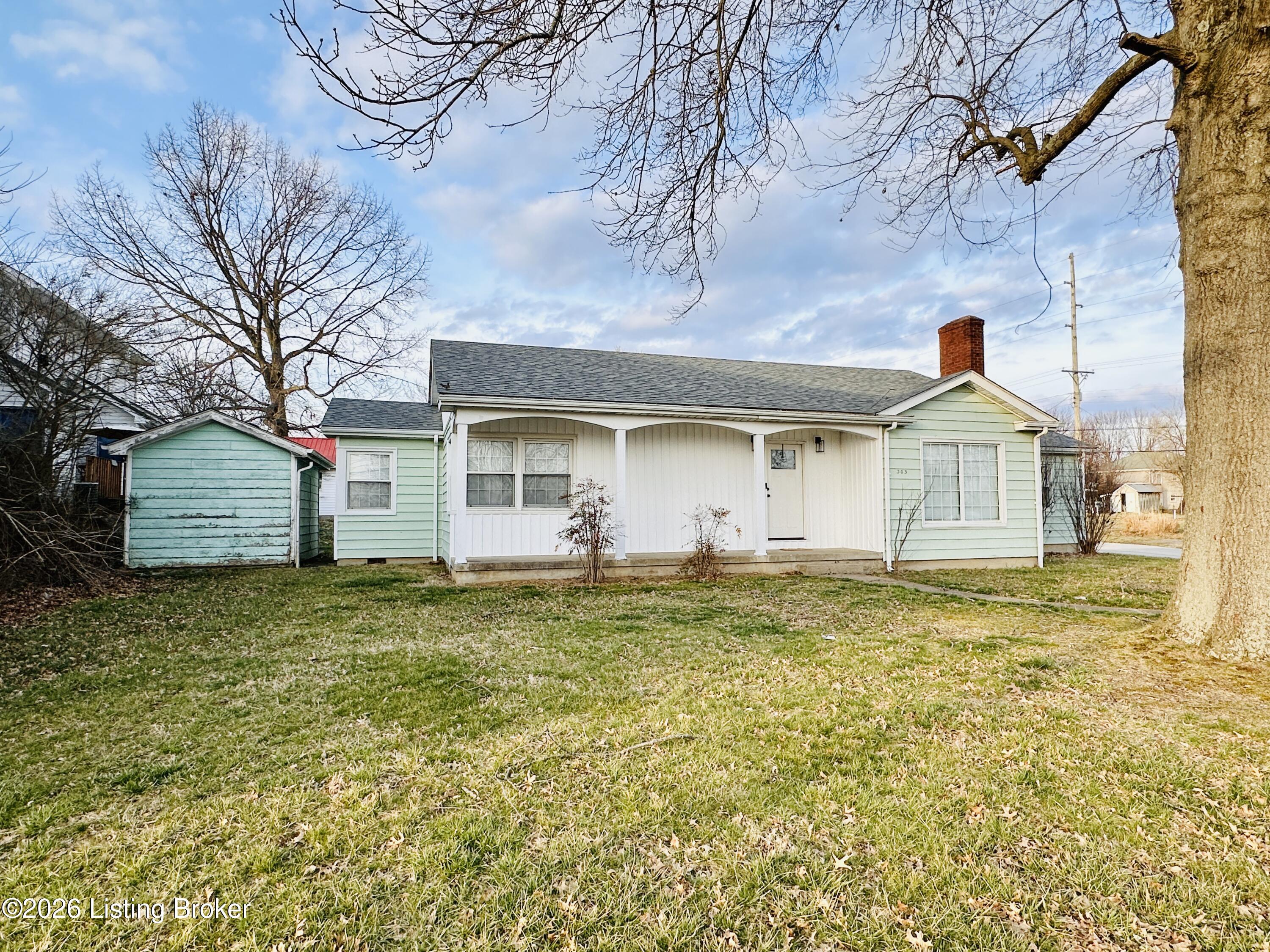 303 W Market St Property Photo 7