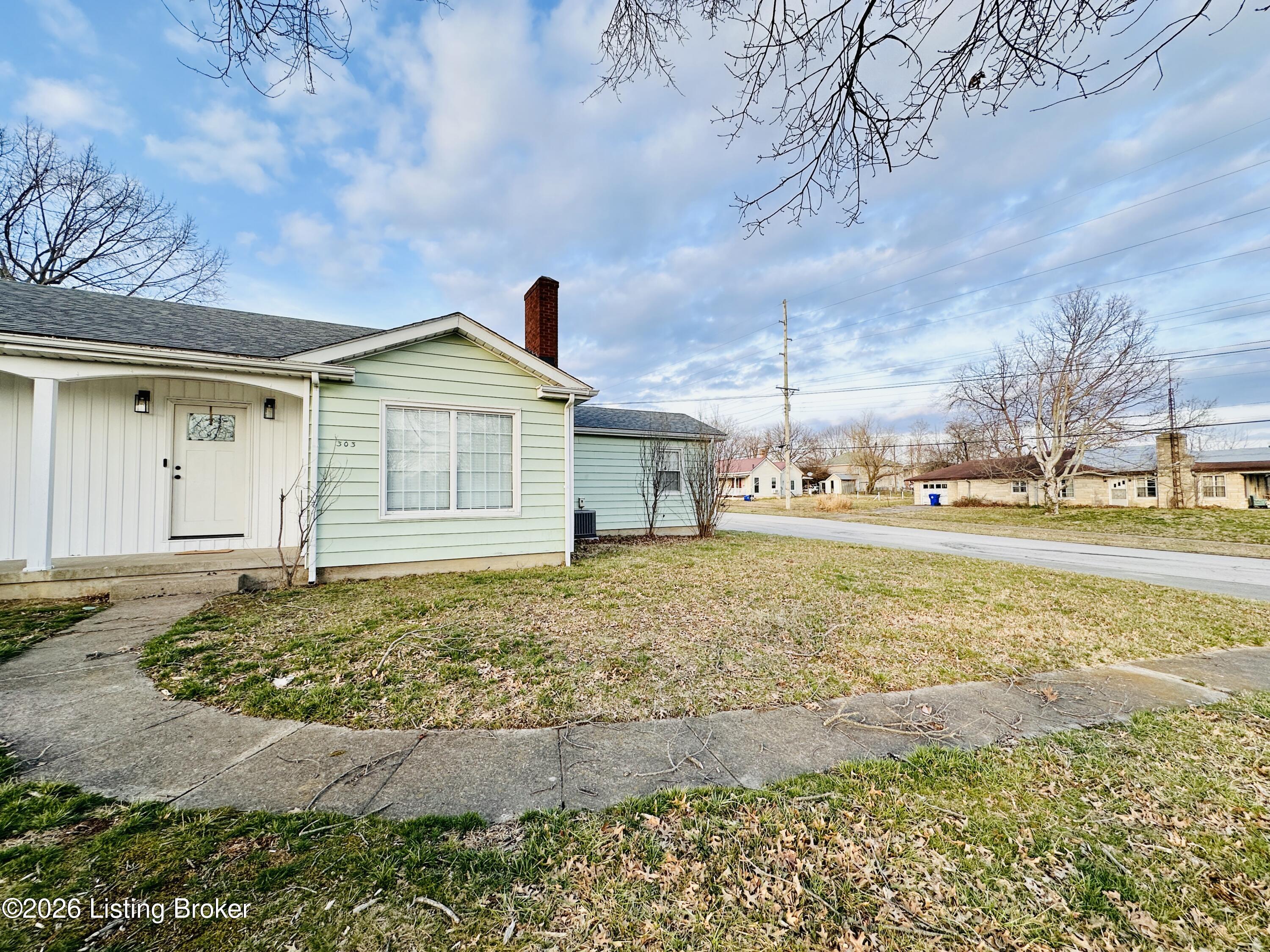 303 W Market St Property Photo 9