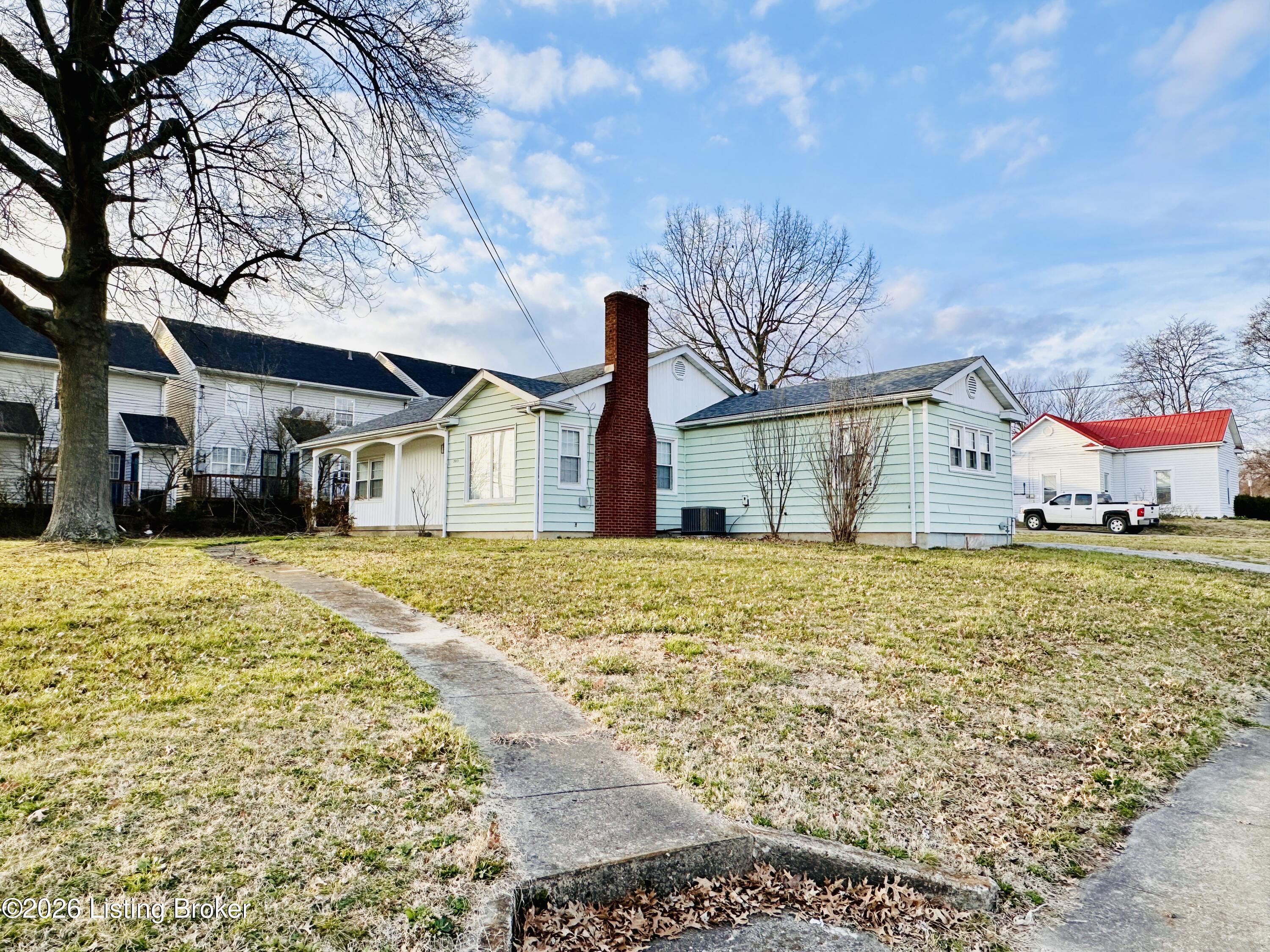 303 W Market St Property Photo 11