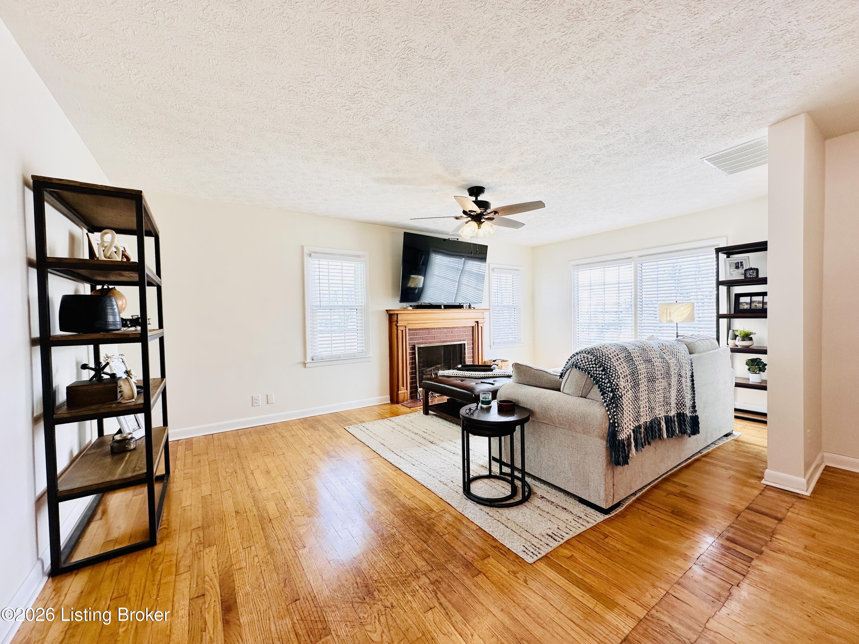 303 W Market St Property Photo 18