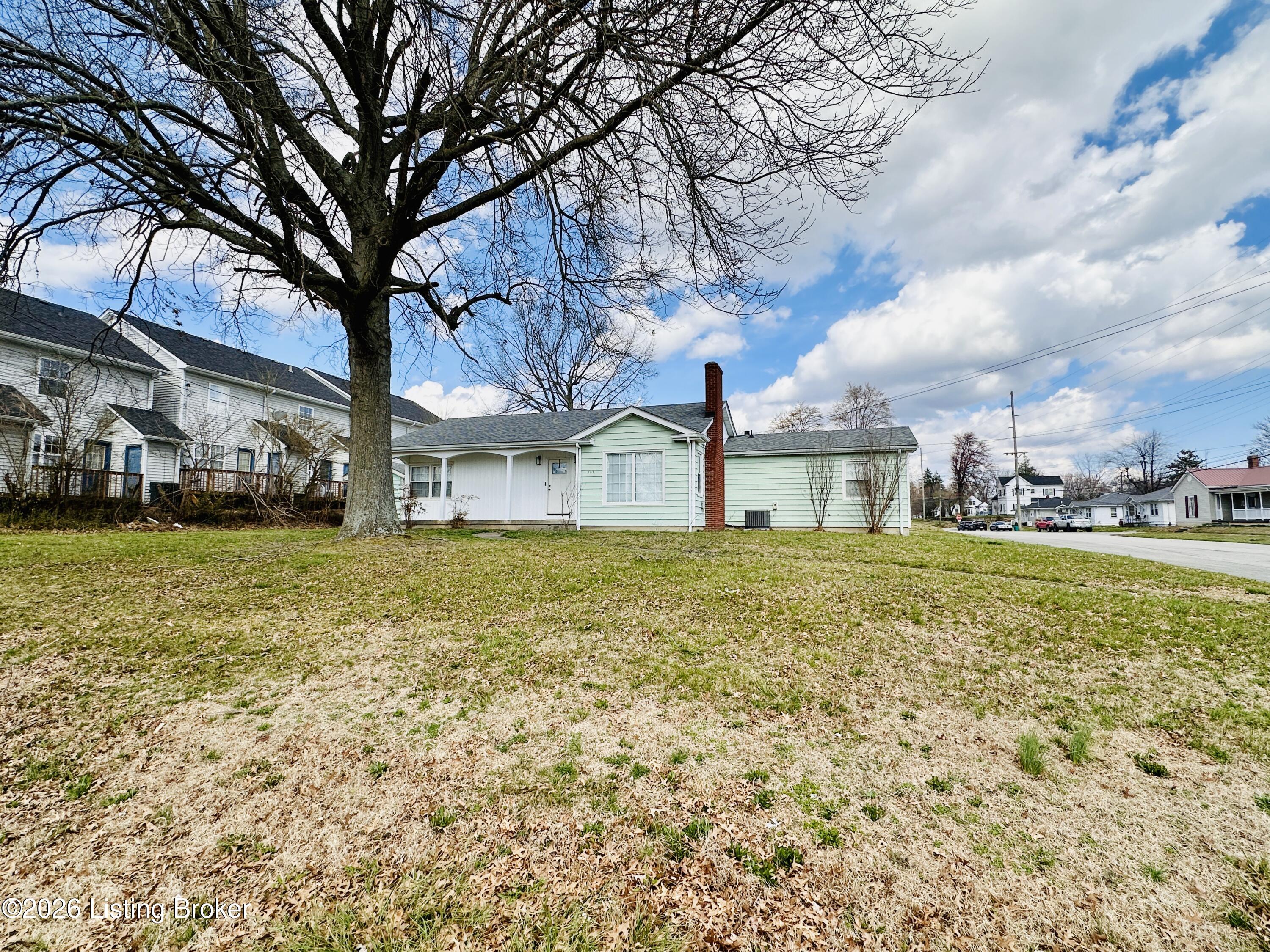 303 W Market St Property Photo 59