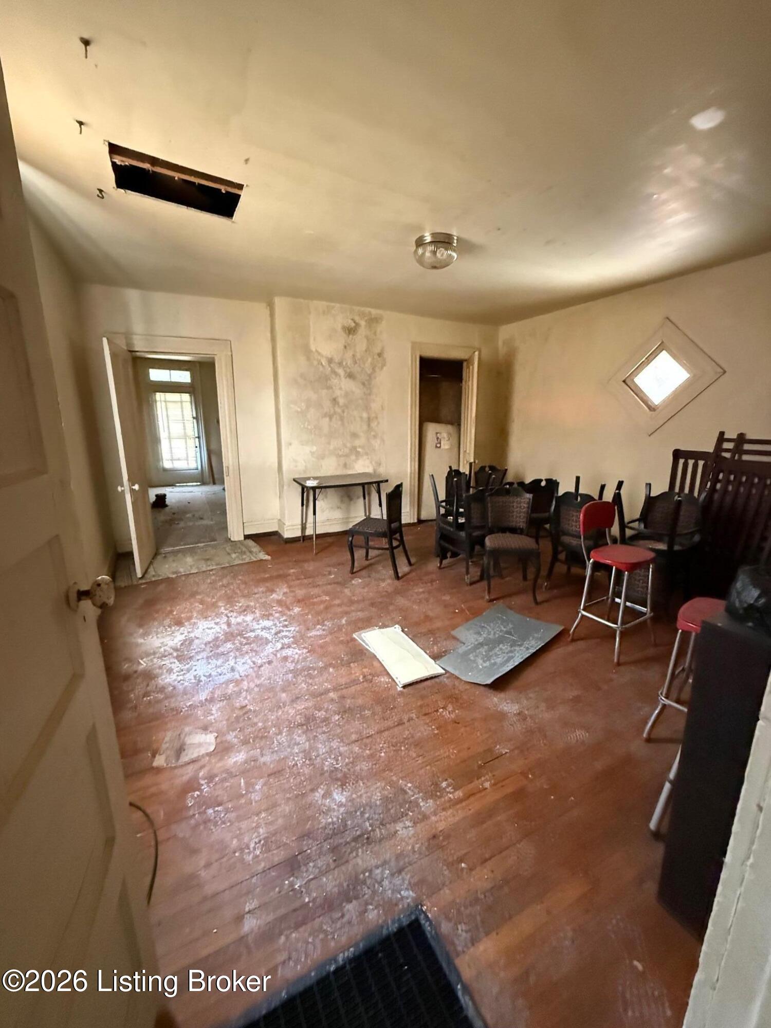 3819 Northwestern Pkwy Property Photo 6