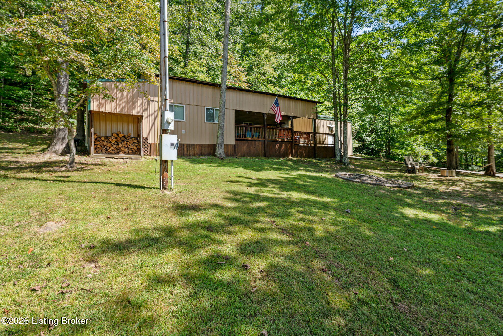 585 Trailwoods Dr Property Photo 5