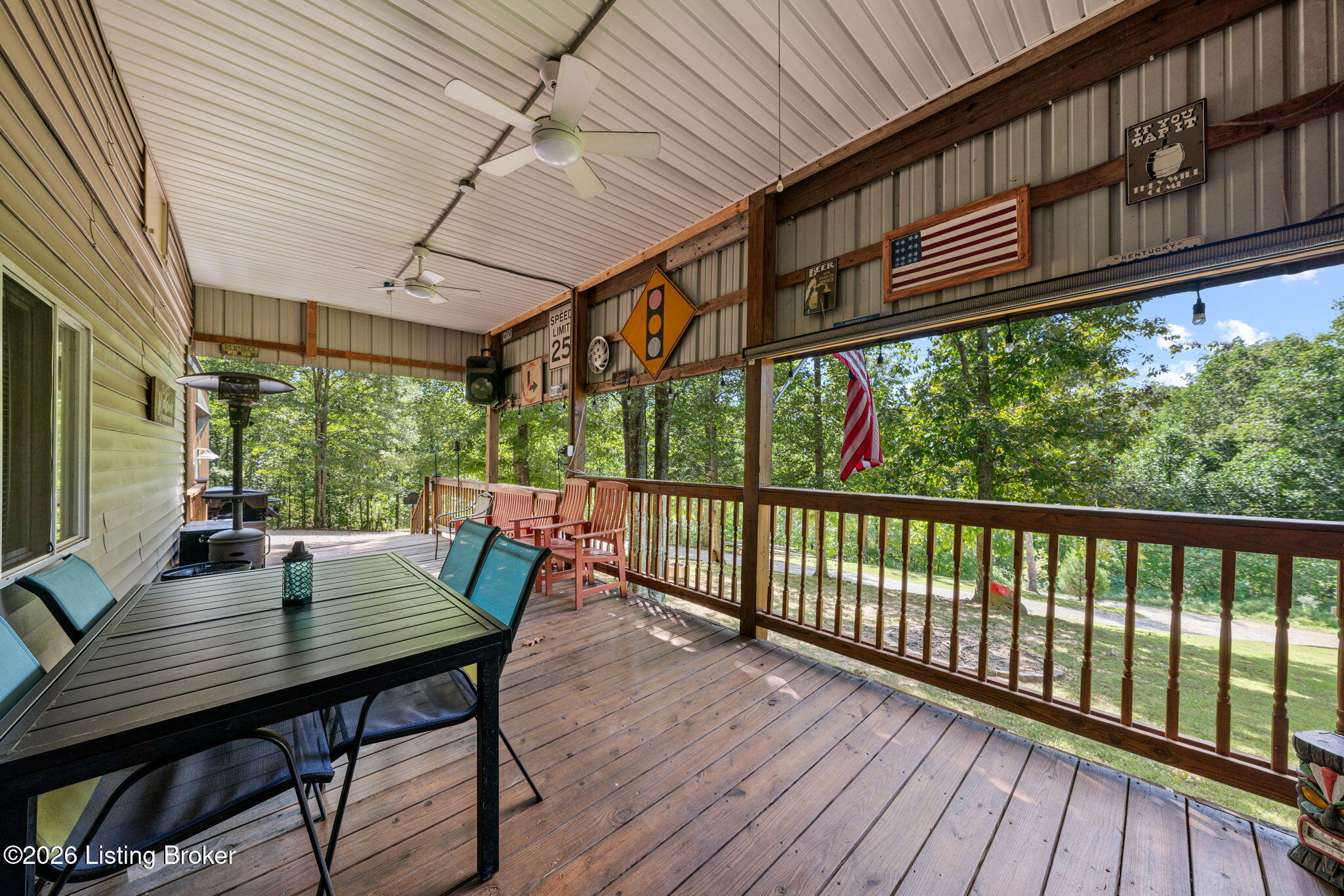 585 Trailwoods Dr Property Photo 25