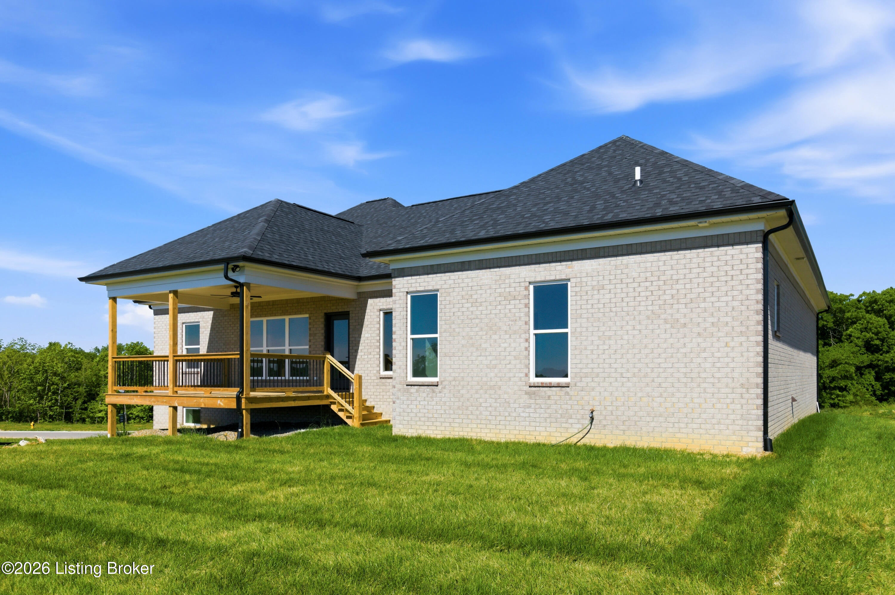 17827 Shakes Creek Dr Property Photo 4