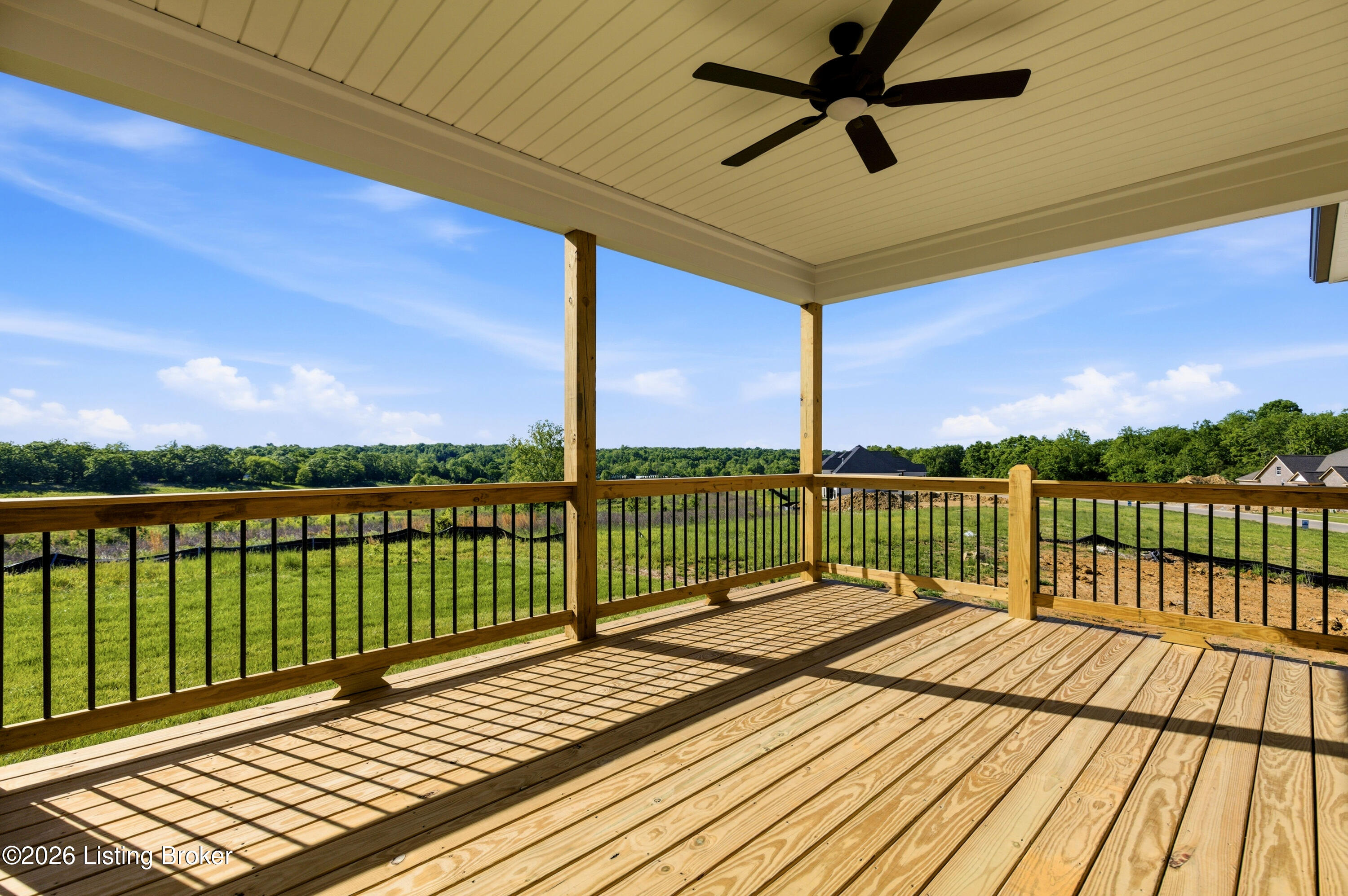 17827 Shakes Creek Dr Property Photo 32