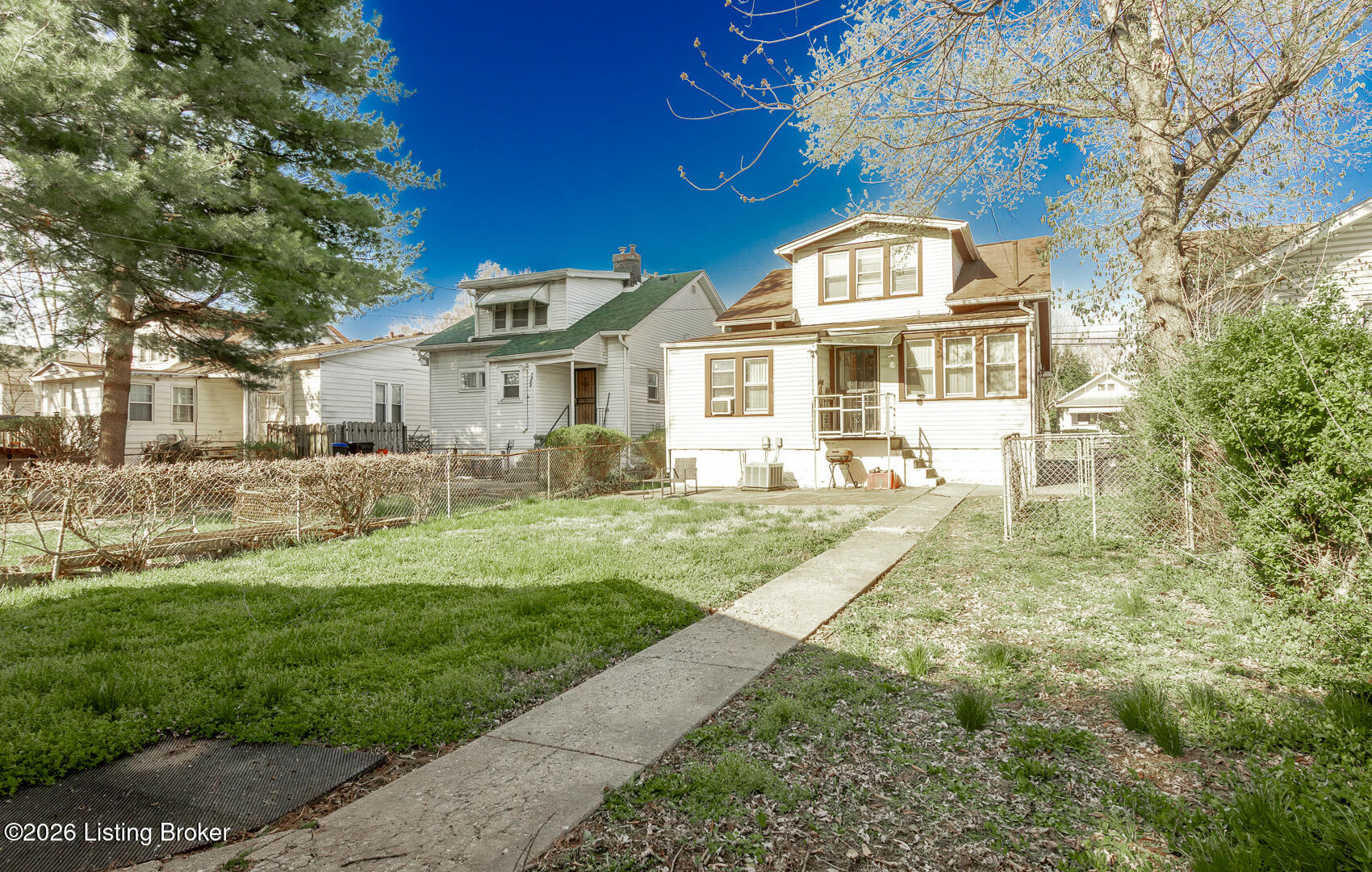 1061 Cecil Ave Property Photo 7