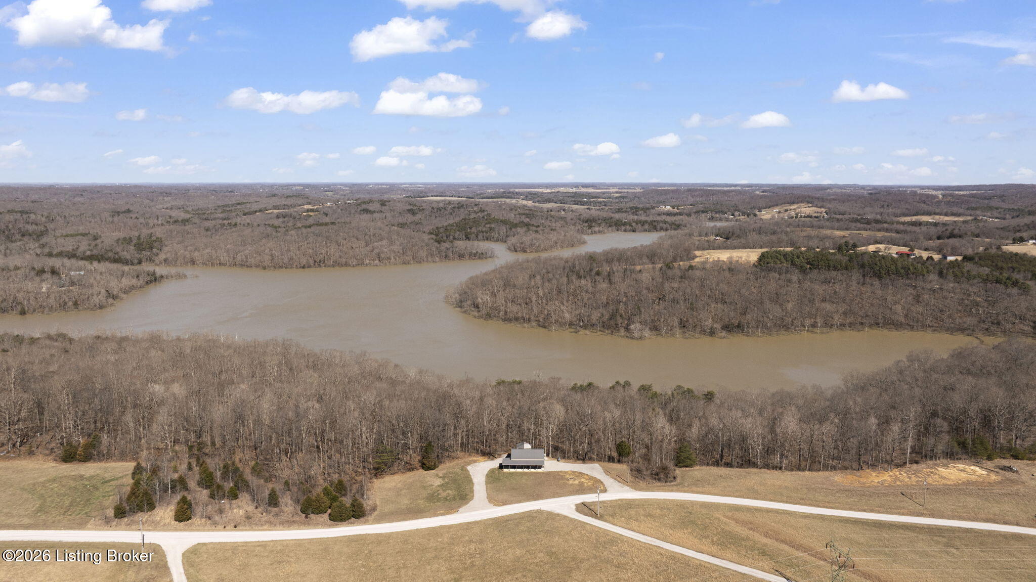 575 Indian Cliff Rd Property Photo 2