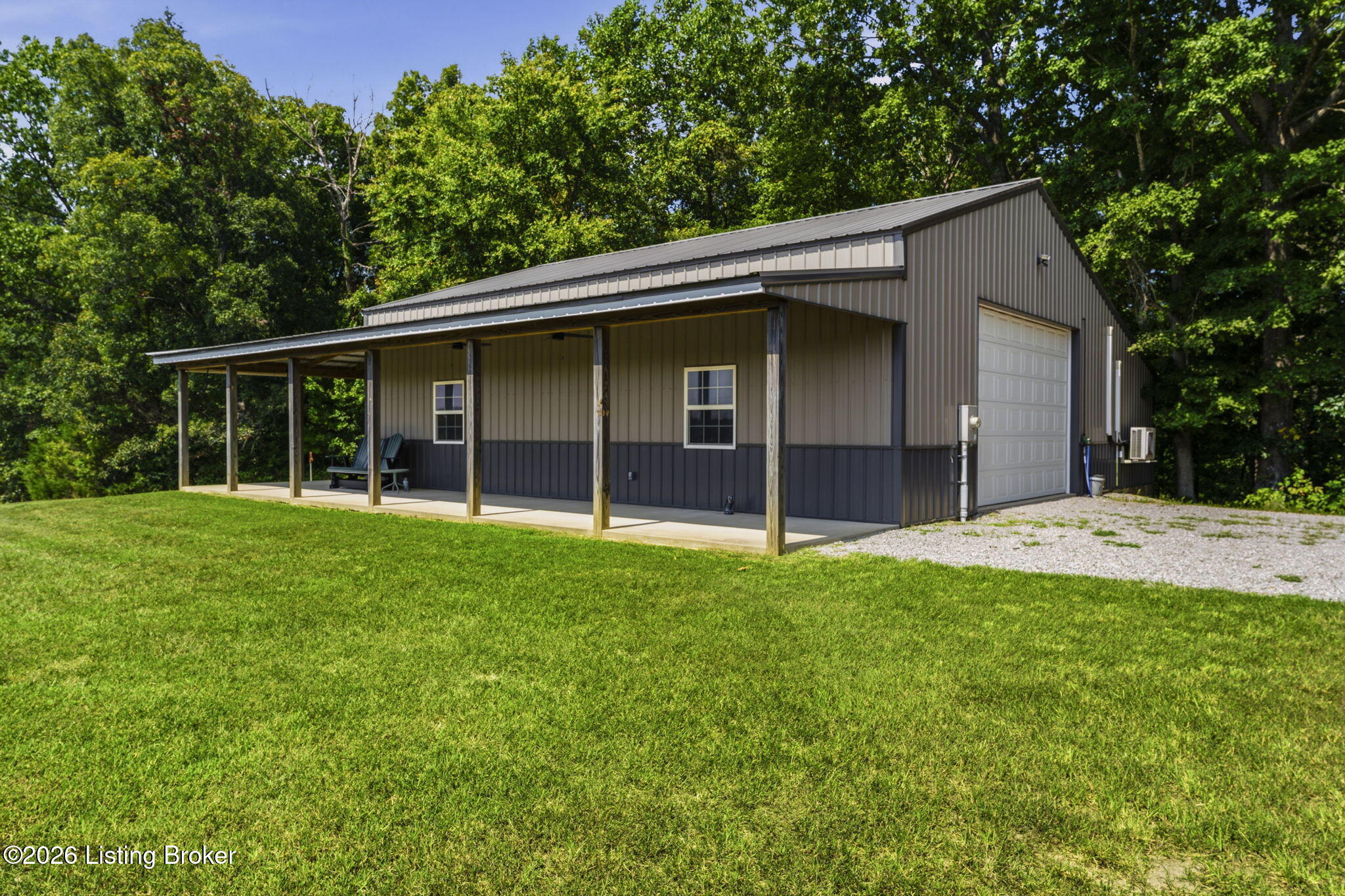 511 Indian Cliff Rd Property Photo 2
