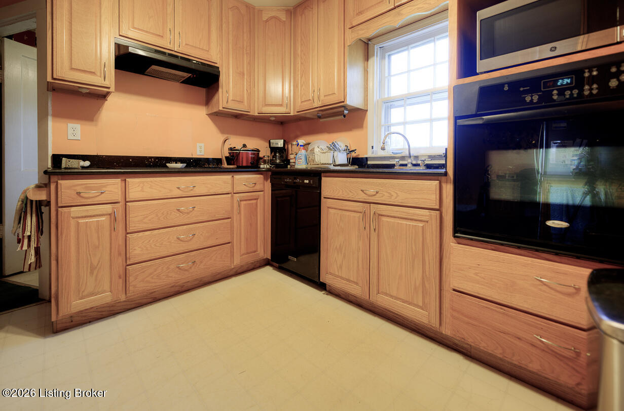12501 Lower River Rd Property Photo 6