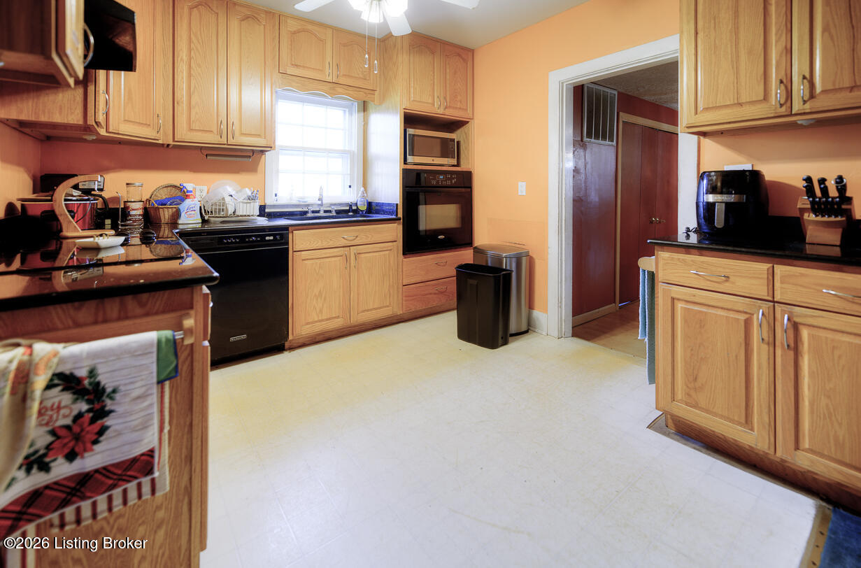 12501 Lower River Rd Property Photo 9