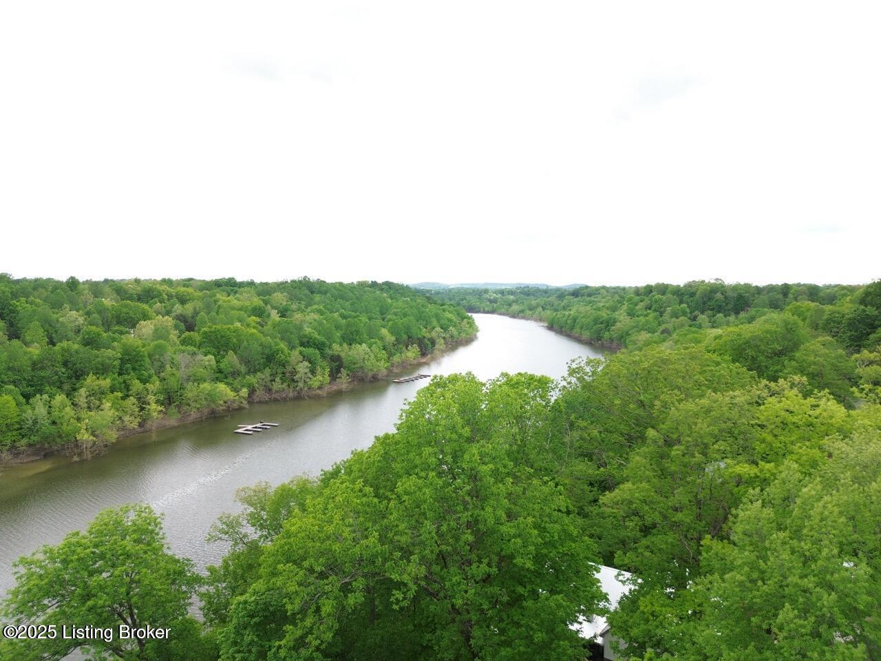 525 N Riverbend Rd Property Photo 5