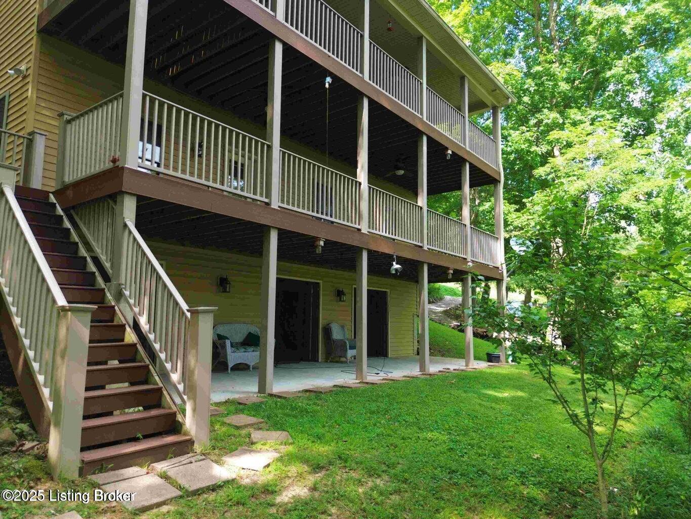 525 N Riverbend Rd Property Photo 11