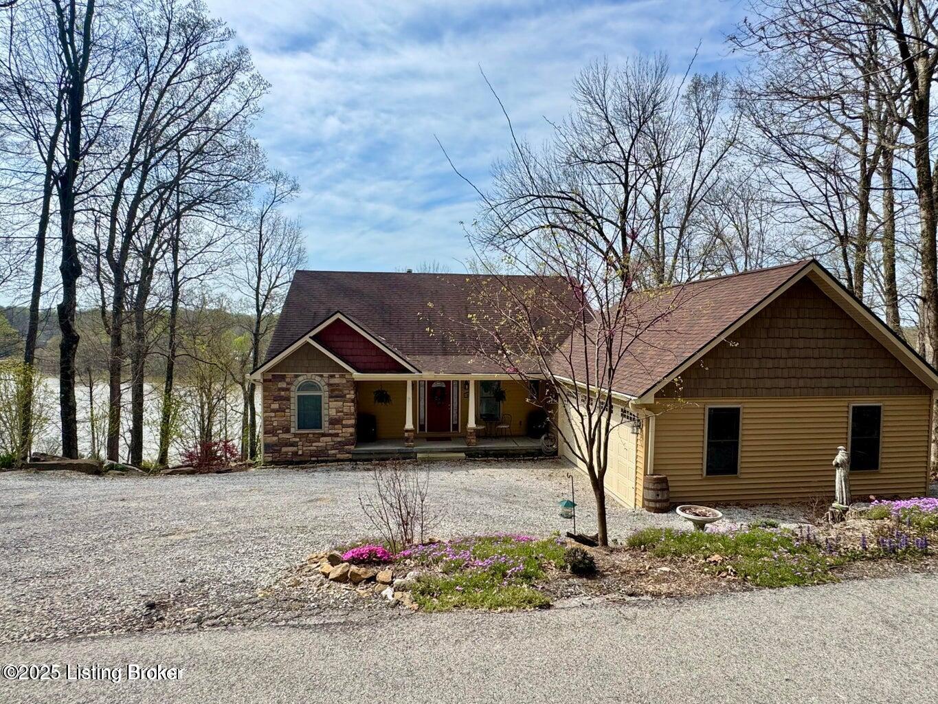525 N Riverbend Rd Property Photo 16