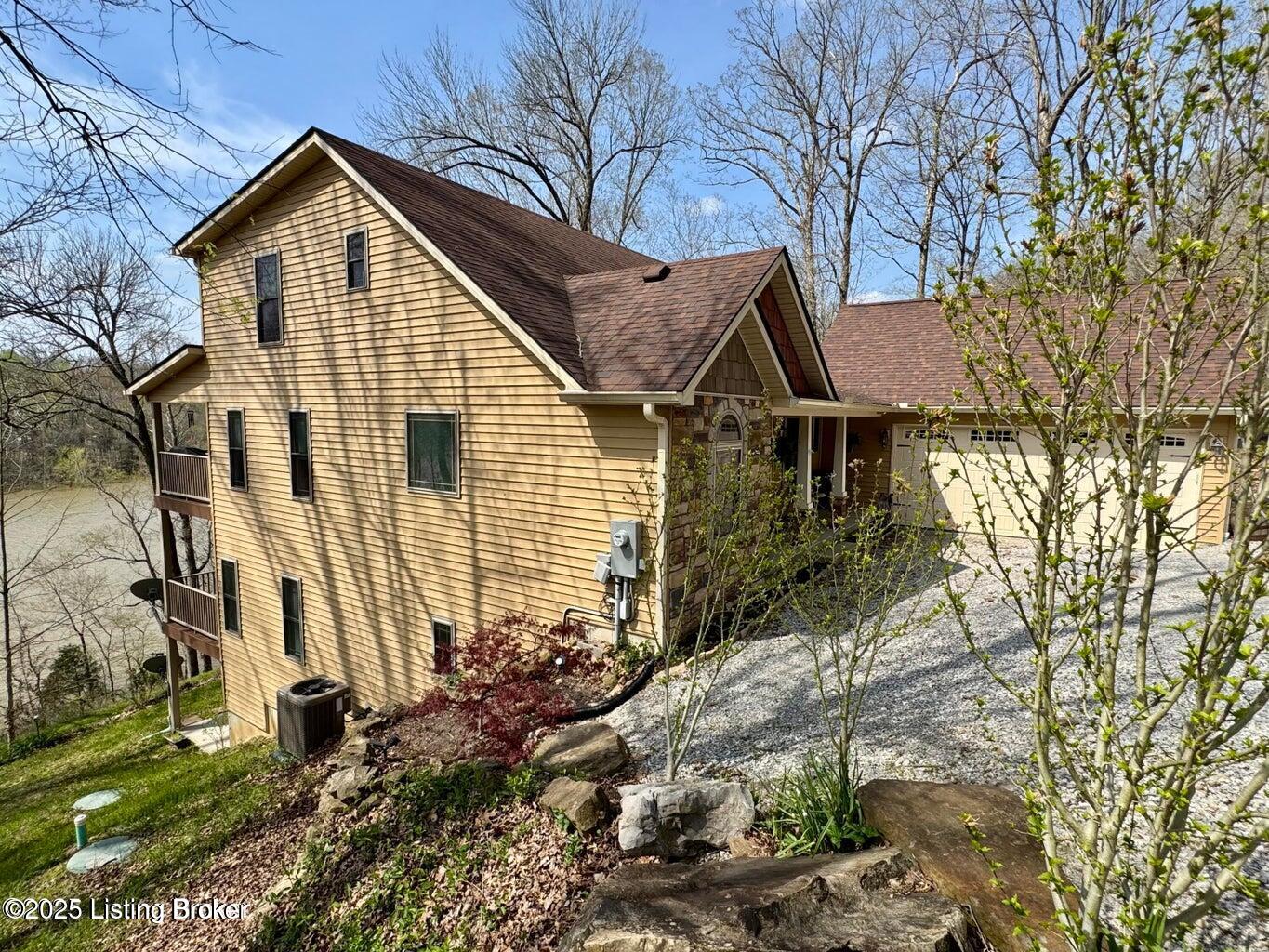 525 N Riverbend Rd Property Photo 18