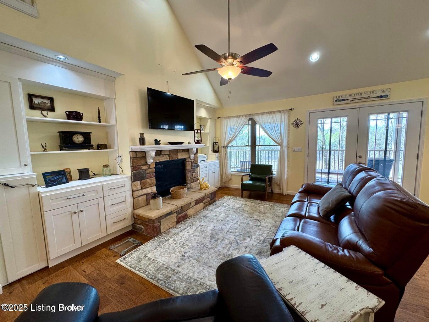 525 N Riverbend Rd Property Photo 38