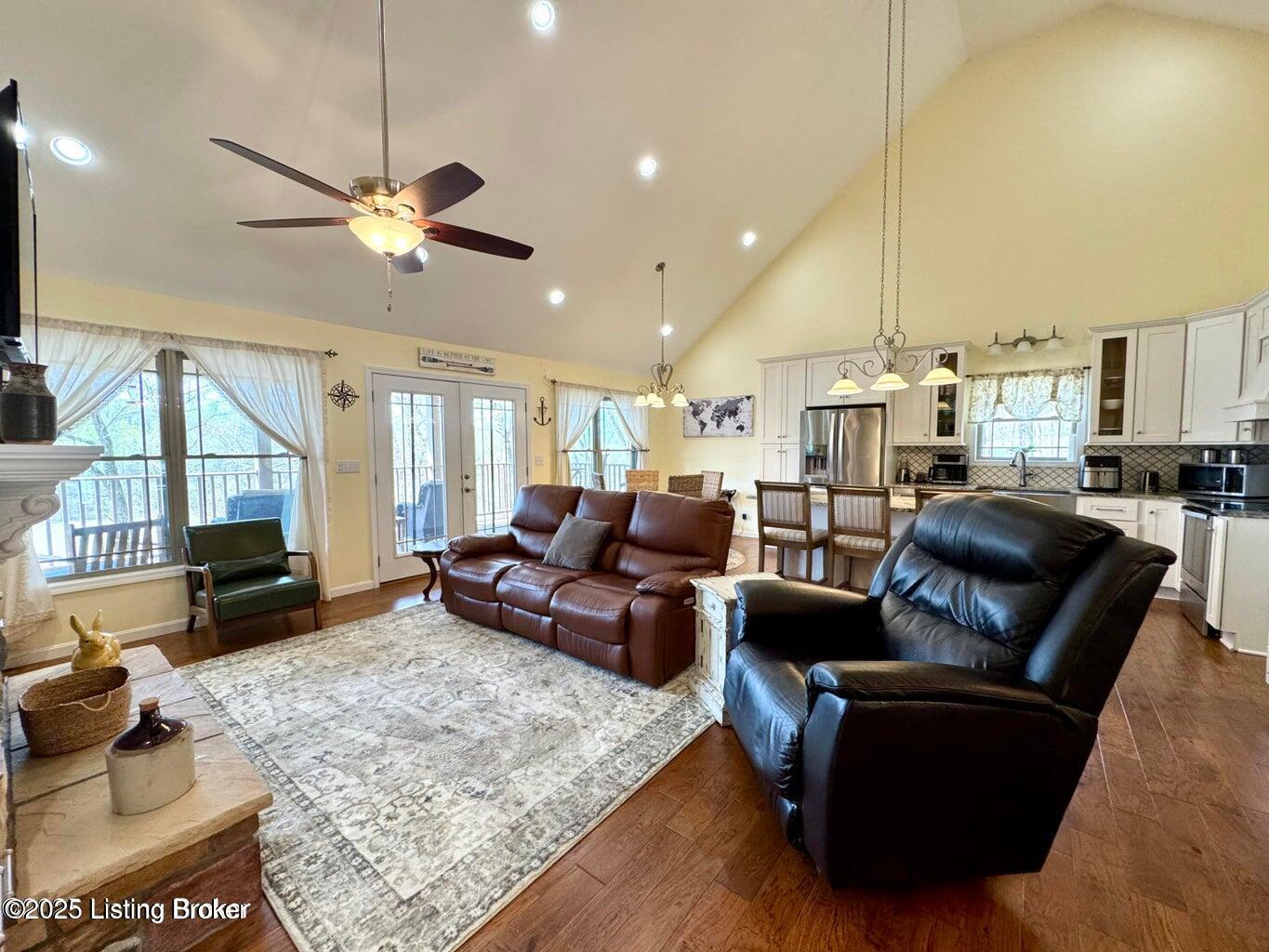 525 N Riverbend Rd Property Photo 39
