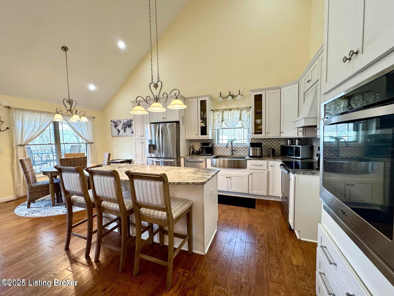 525 N Riverbend Rd Property Photo 40