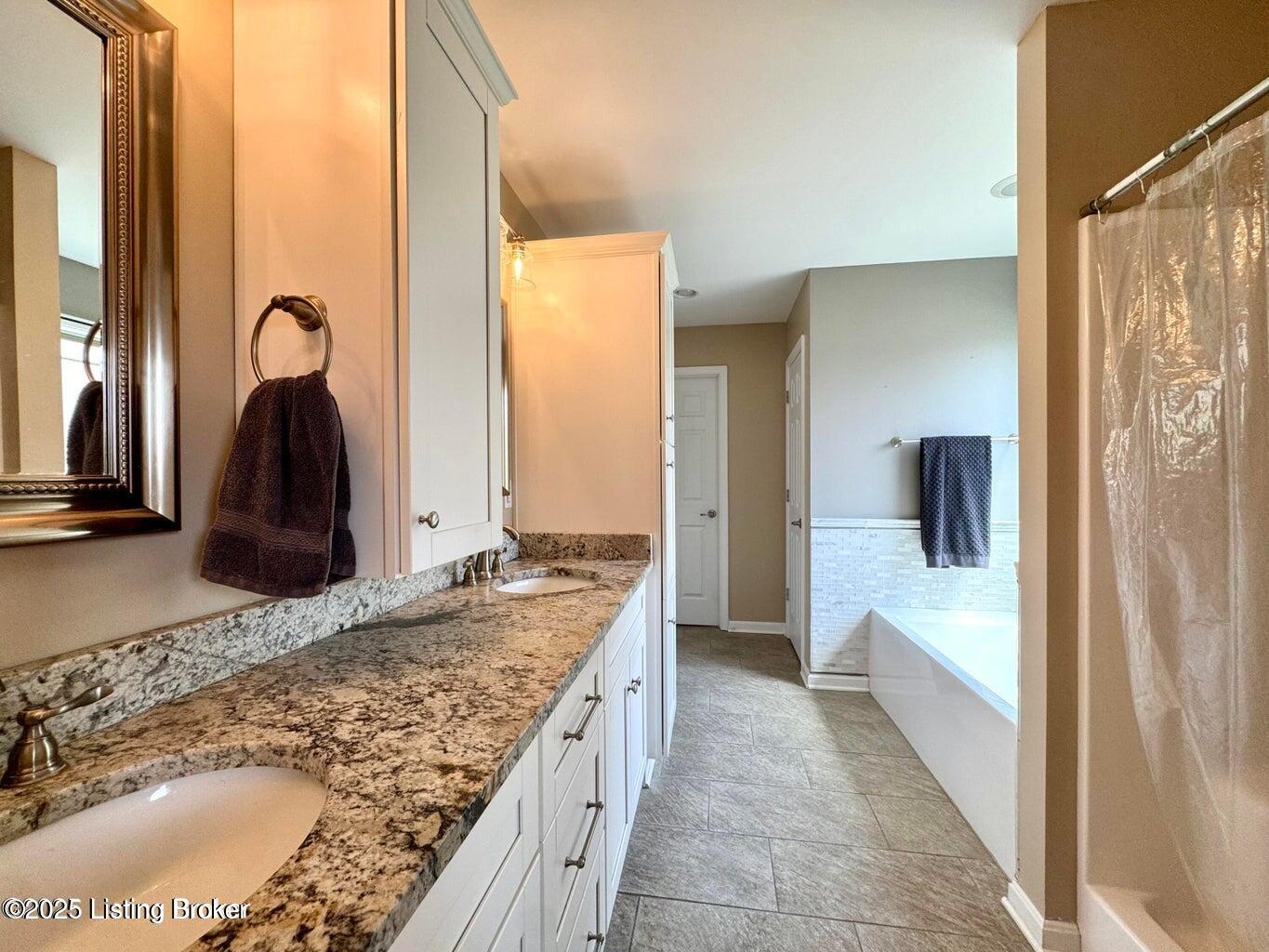 525 N Riverbend Rd Property Photo 48