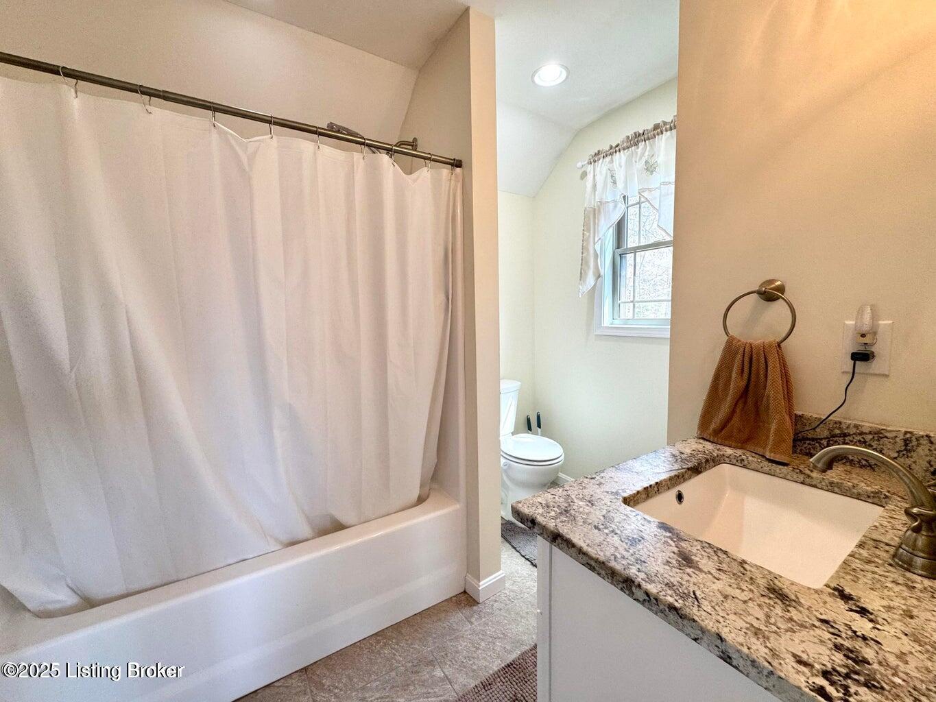 525 N Riverbend Rd Property Photo 61