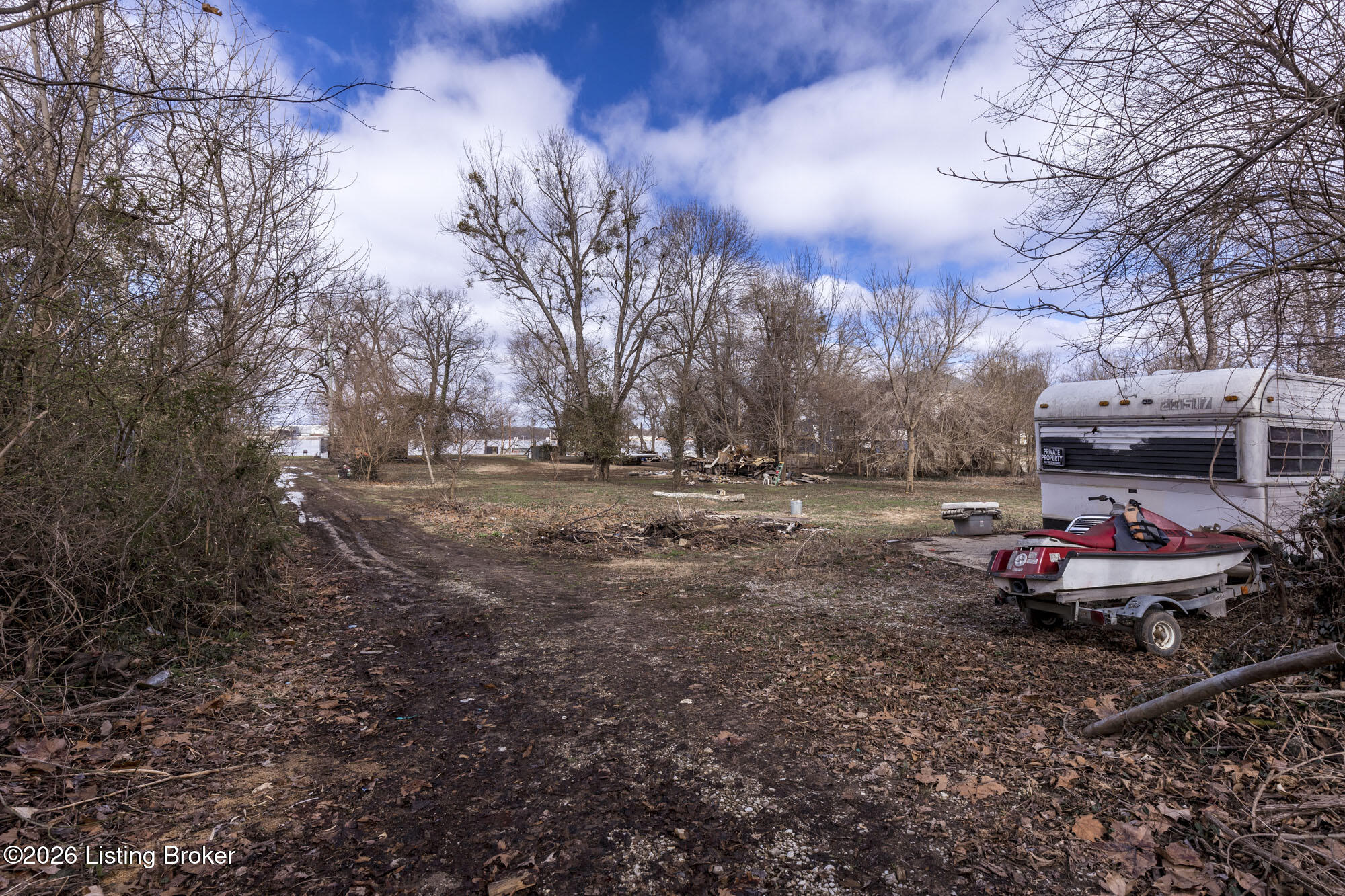 5225 River Rd Property Photo 4