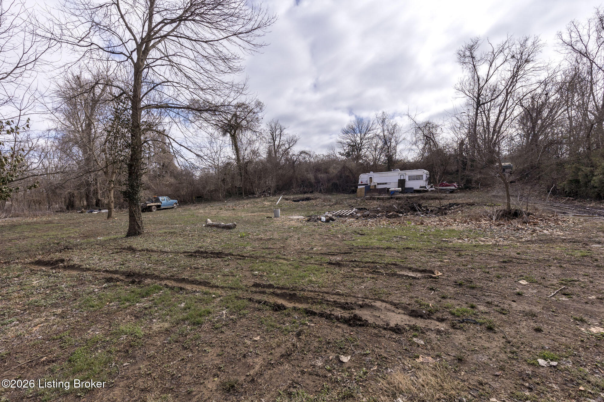5225 River Rd Property Photo 7