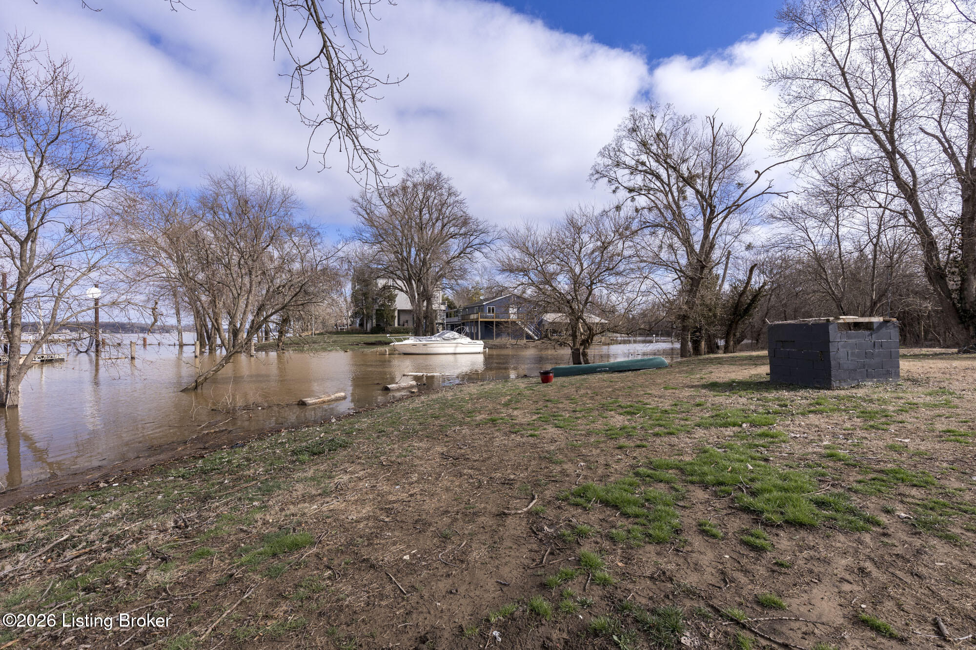 5225 River Rd Property Photo 11