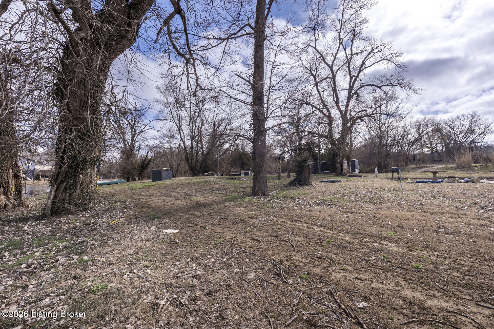 5225 River Rd Property Photo 13