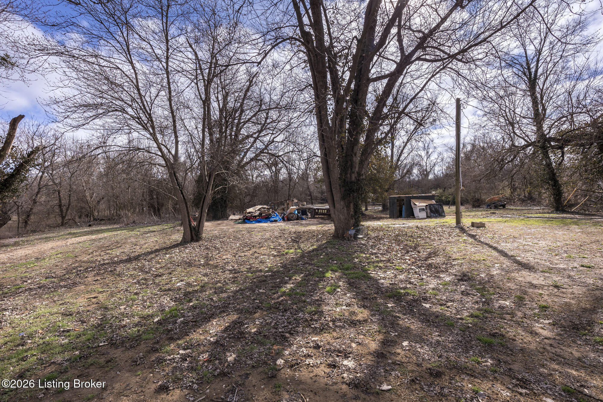 5225 River Rd Property Photo 14