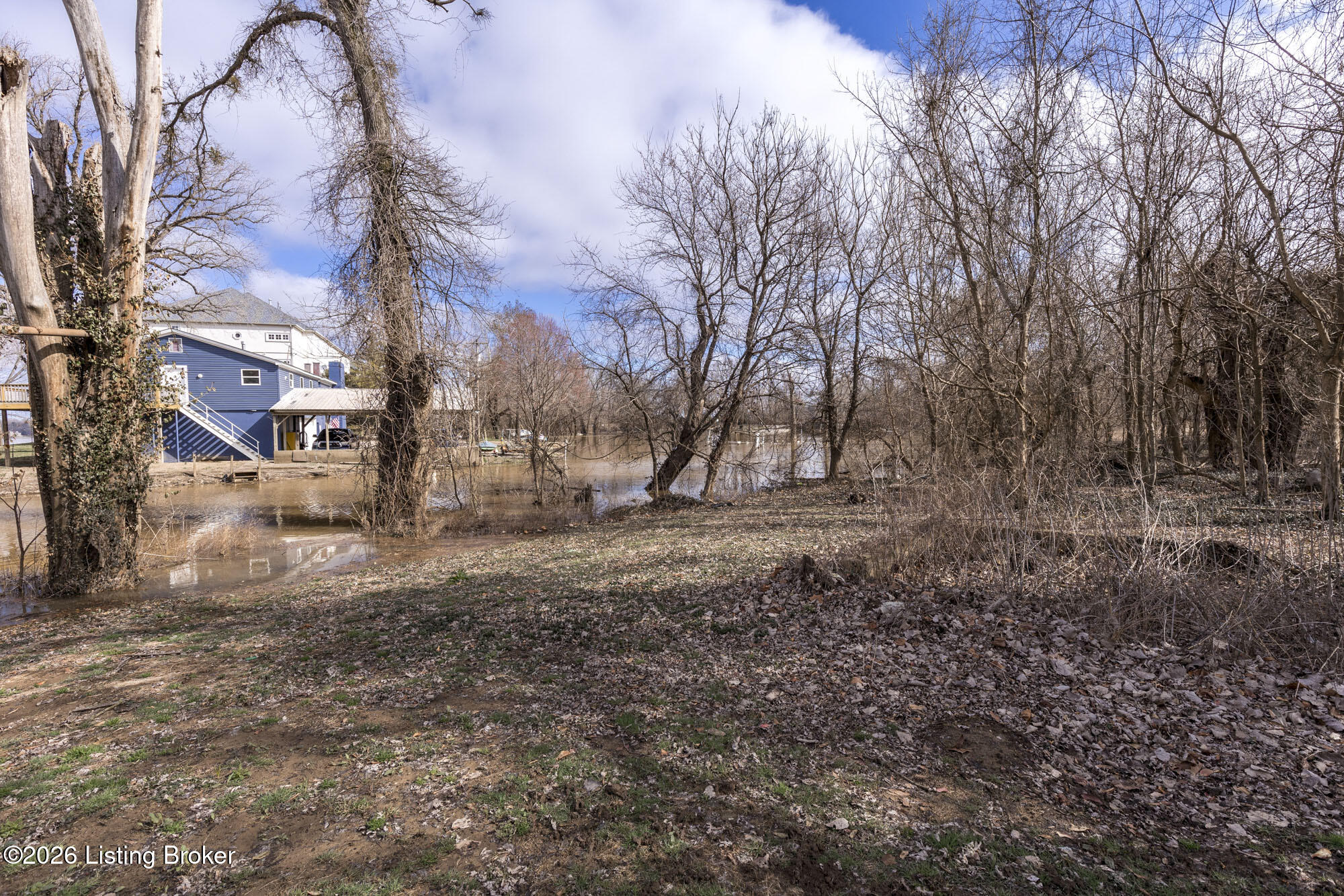 5225 River Rd Property Photo 15