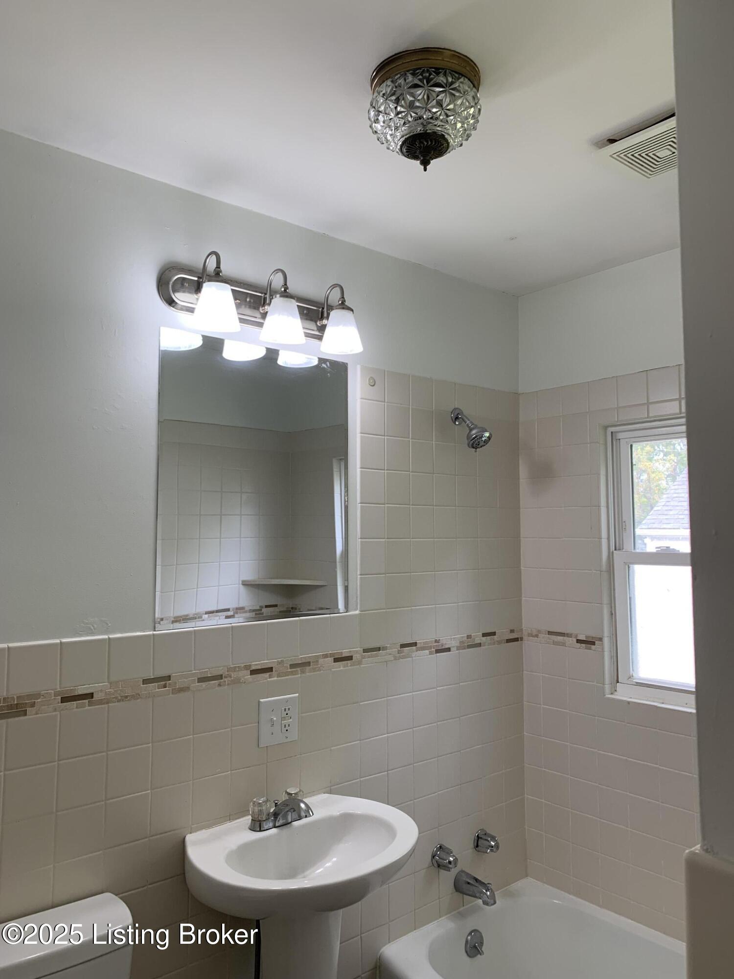 311 Maple Ct Property Photo 24