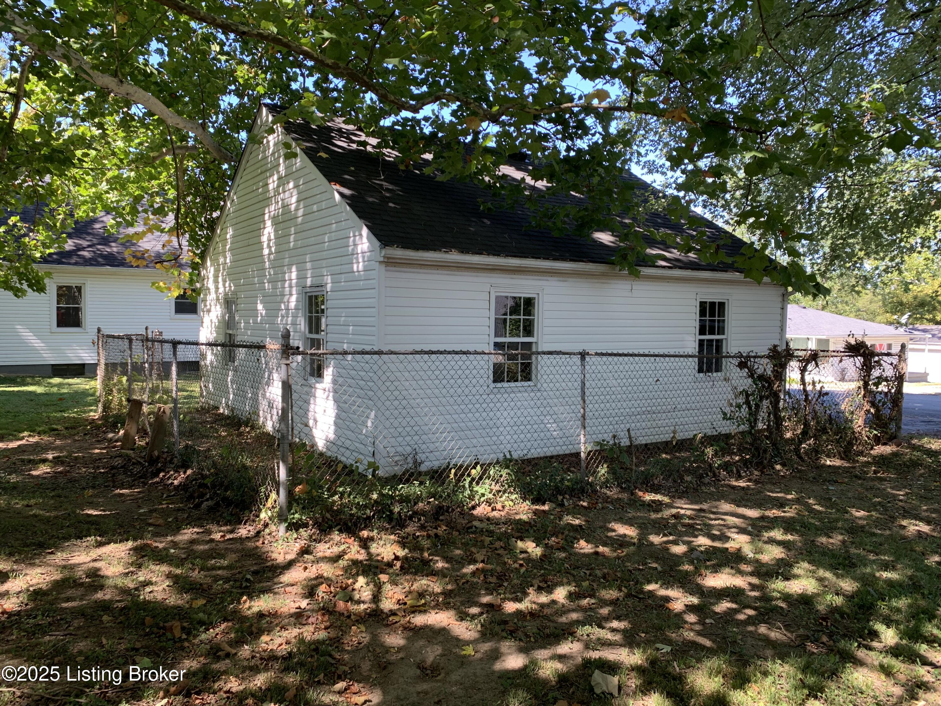 311 Maple Ct Property Photo 29