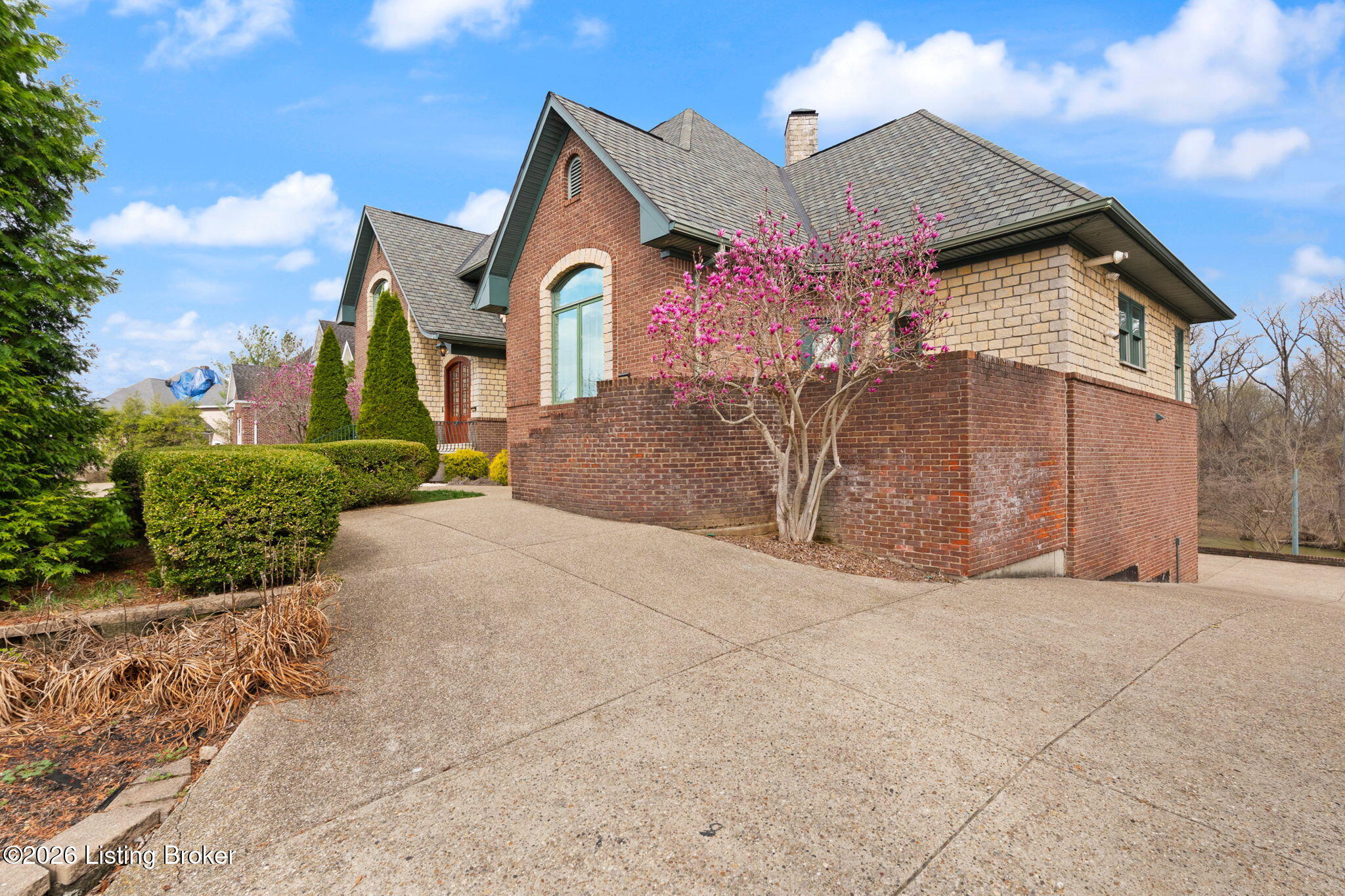 6205 River Rd Property Photo 3