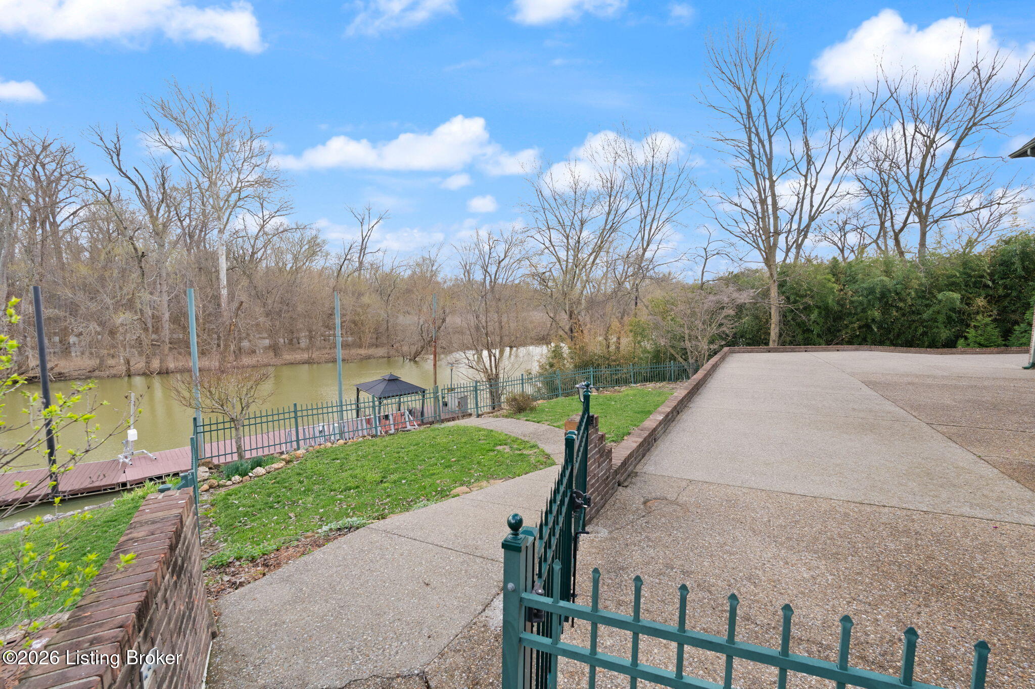 6205 River Rd Property Photo 8
