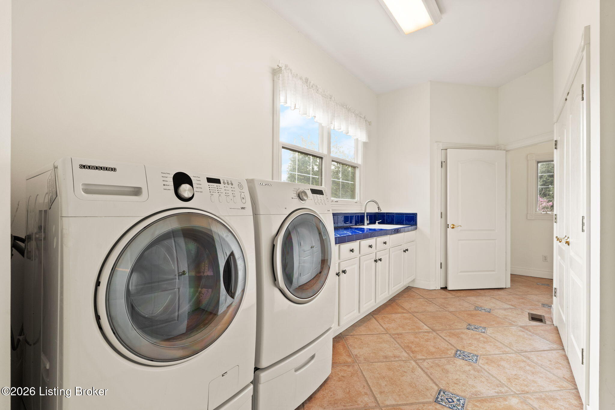 6205 River Rd Property Photo 56
