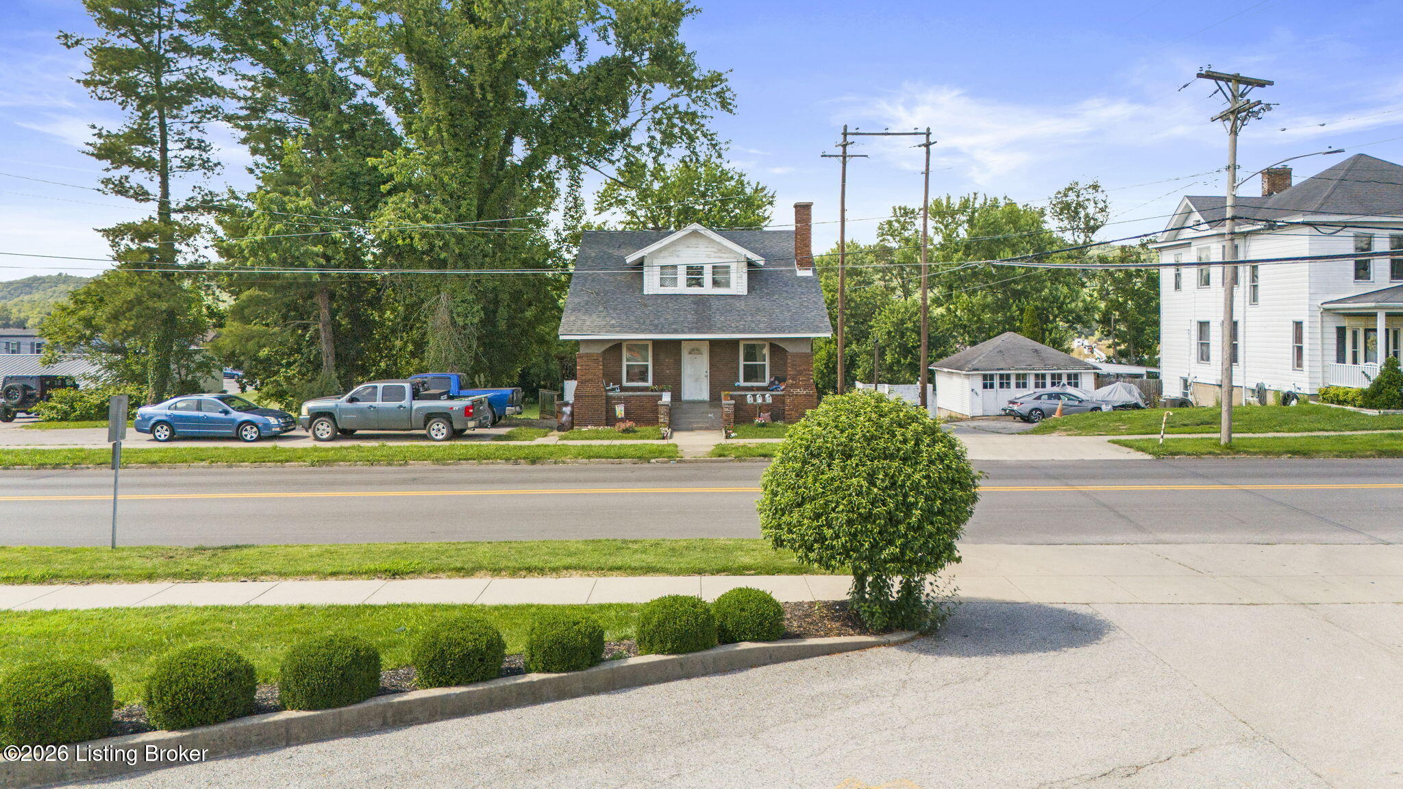 611 Highland Ave Property Photo 1