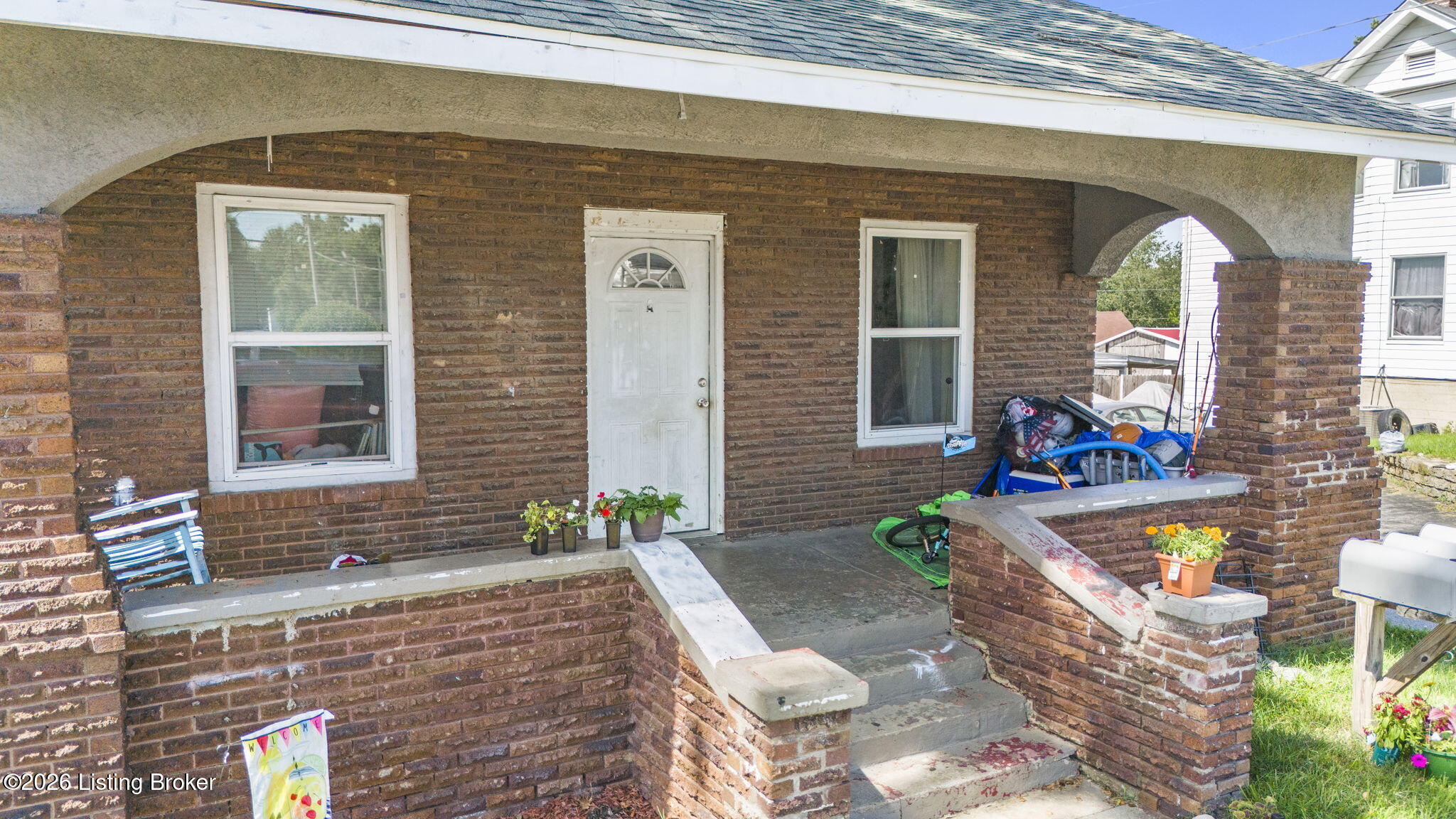 611 Highland Ave Property Photo 2