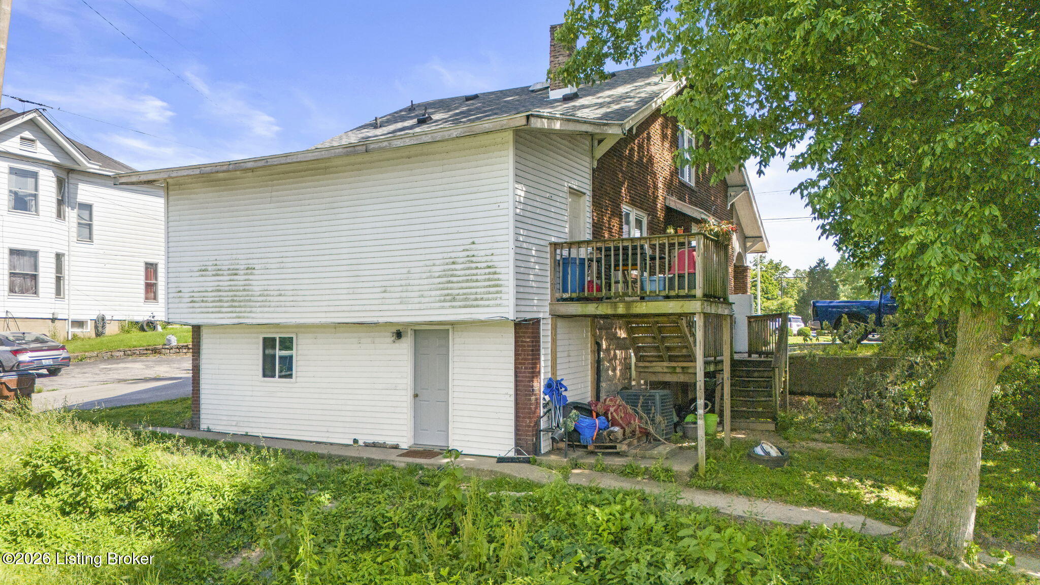 611 Highland Ave Property Photo 7