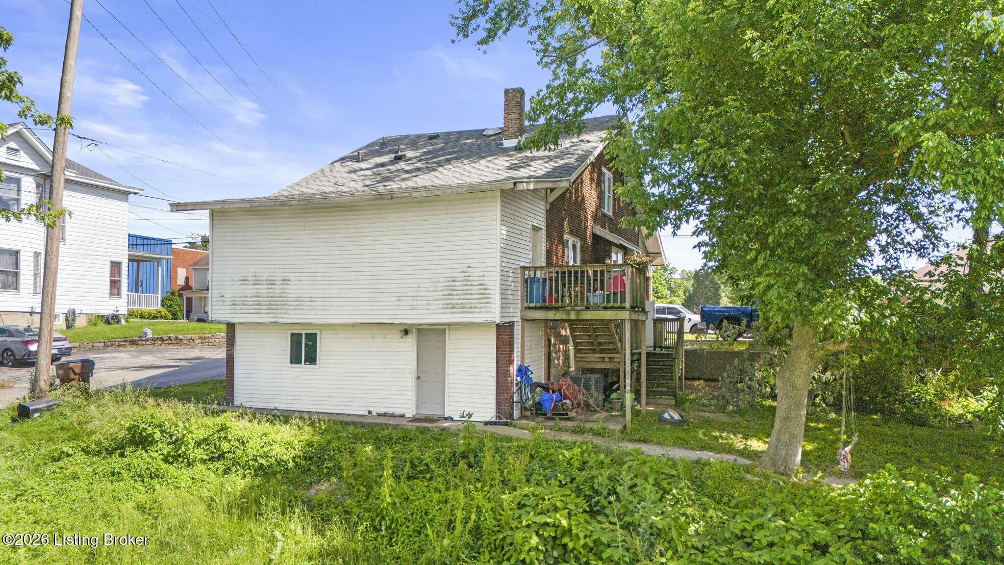 611 Highland Ave Property Photo 8