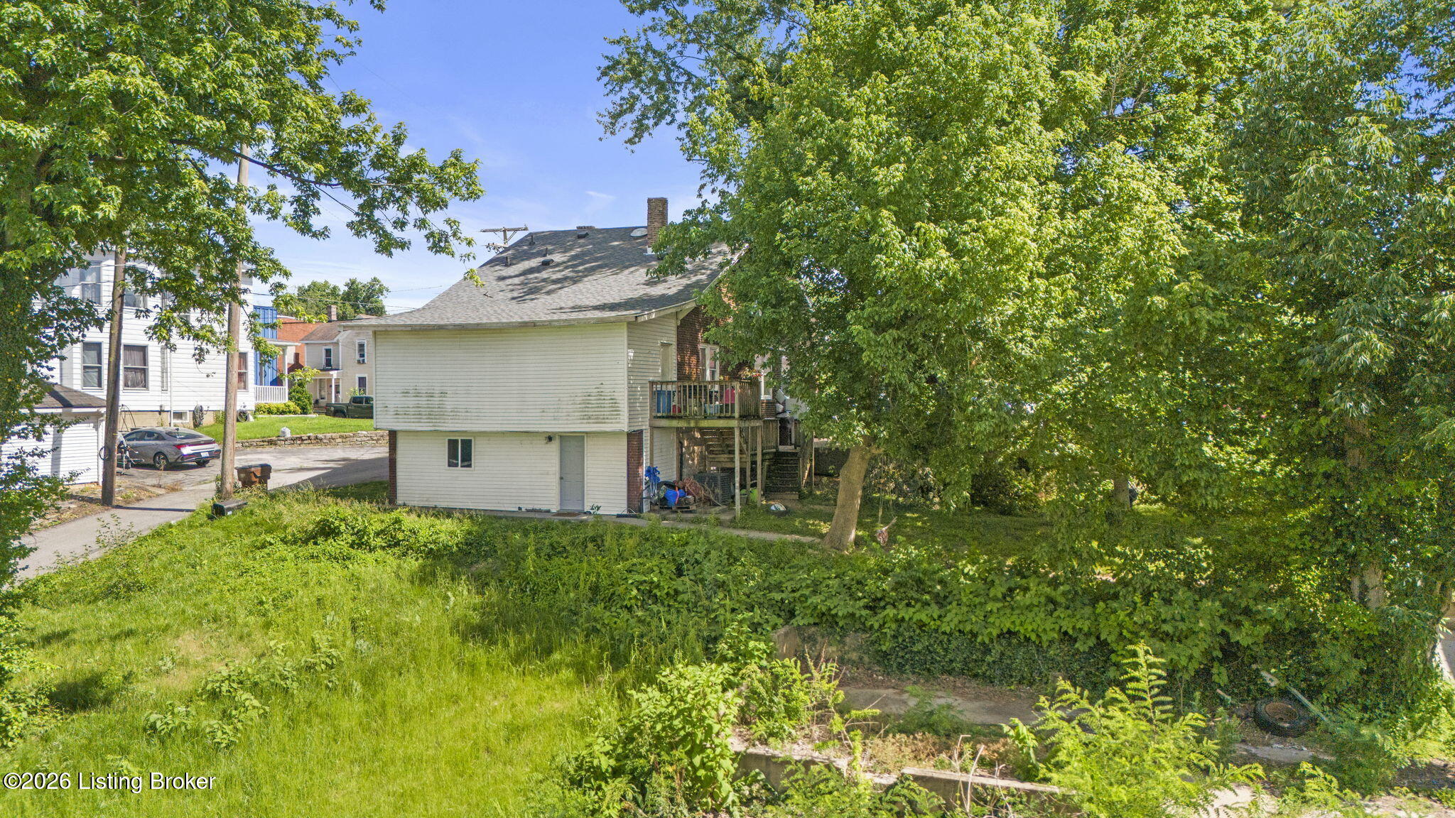 611 Highland Ave Property Photo 9