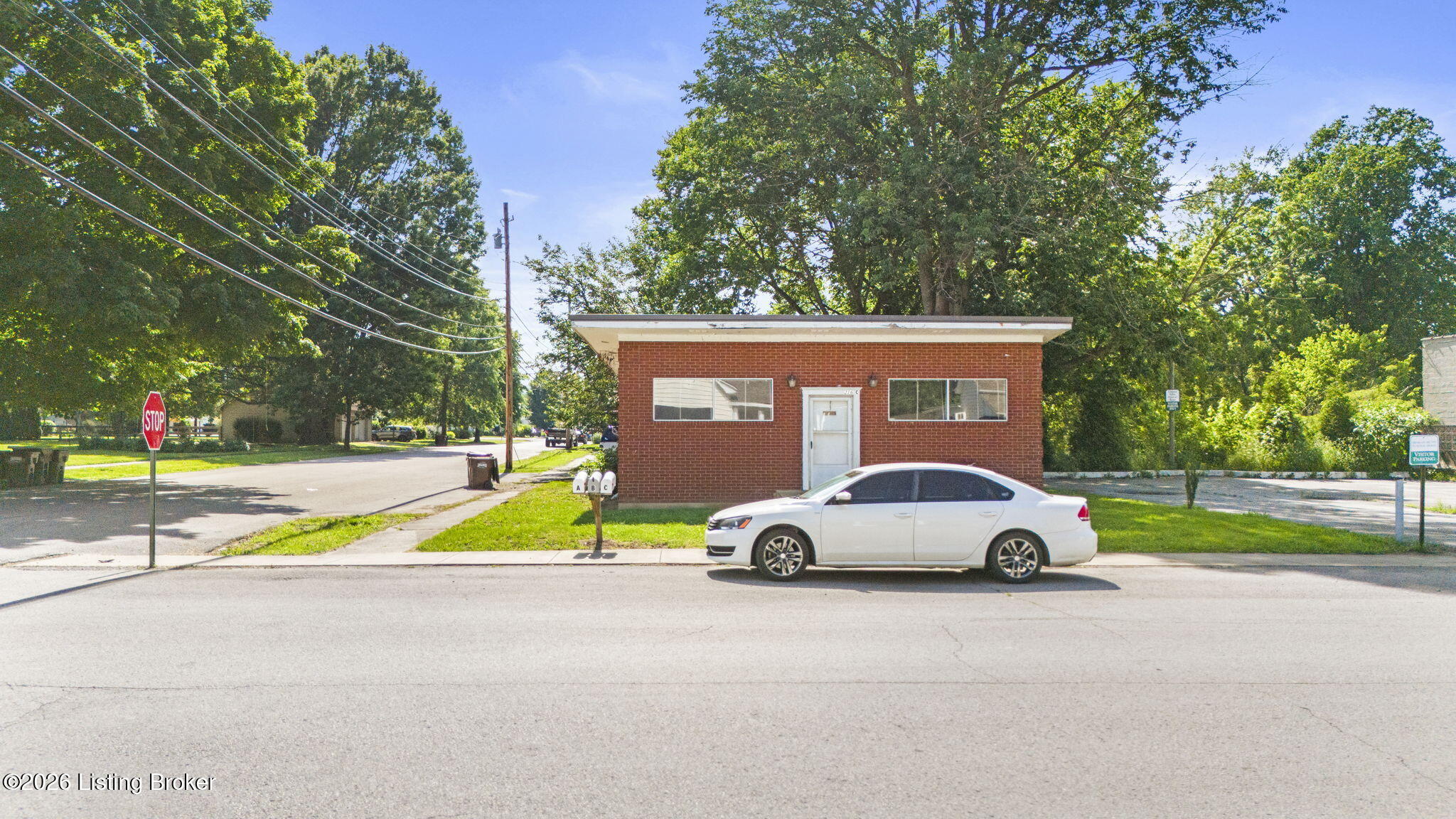 216 5th St Property Photo 2