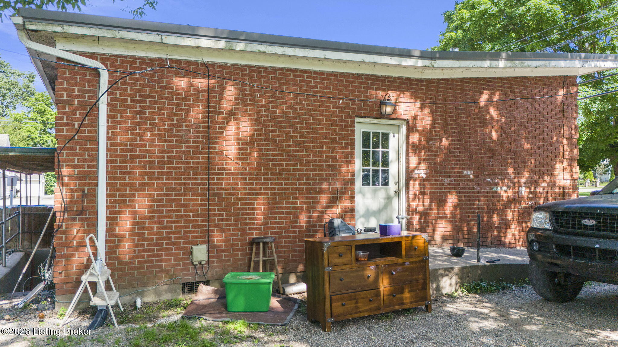 216 5th St Property Photo 7