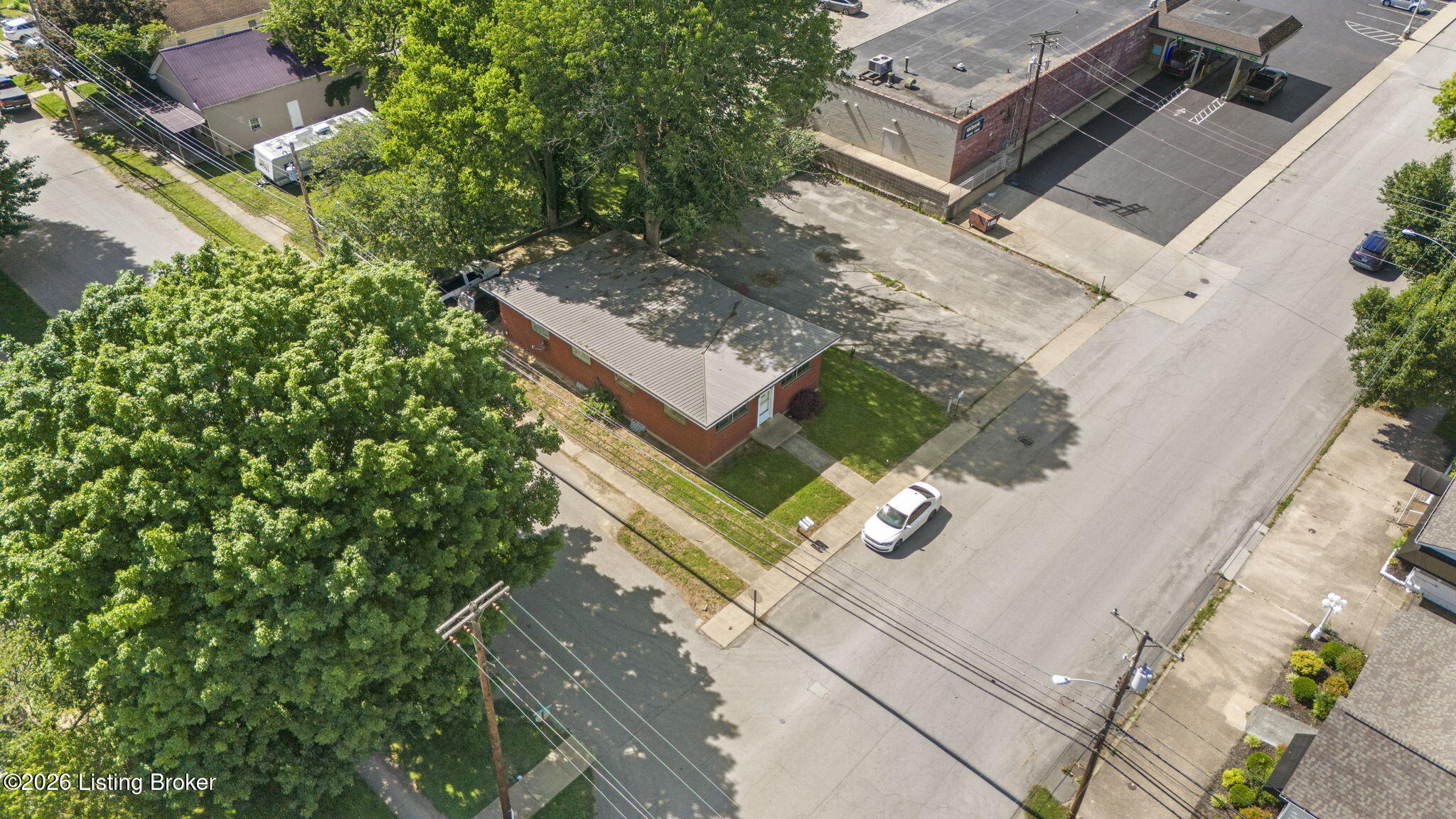 216 5th St Property Photo 12